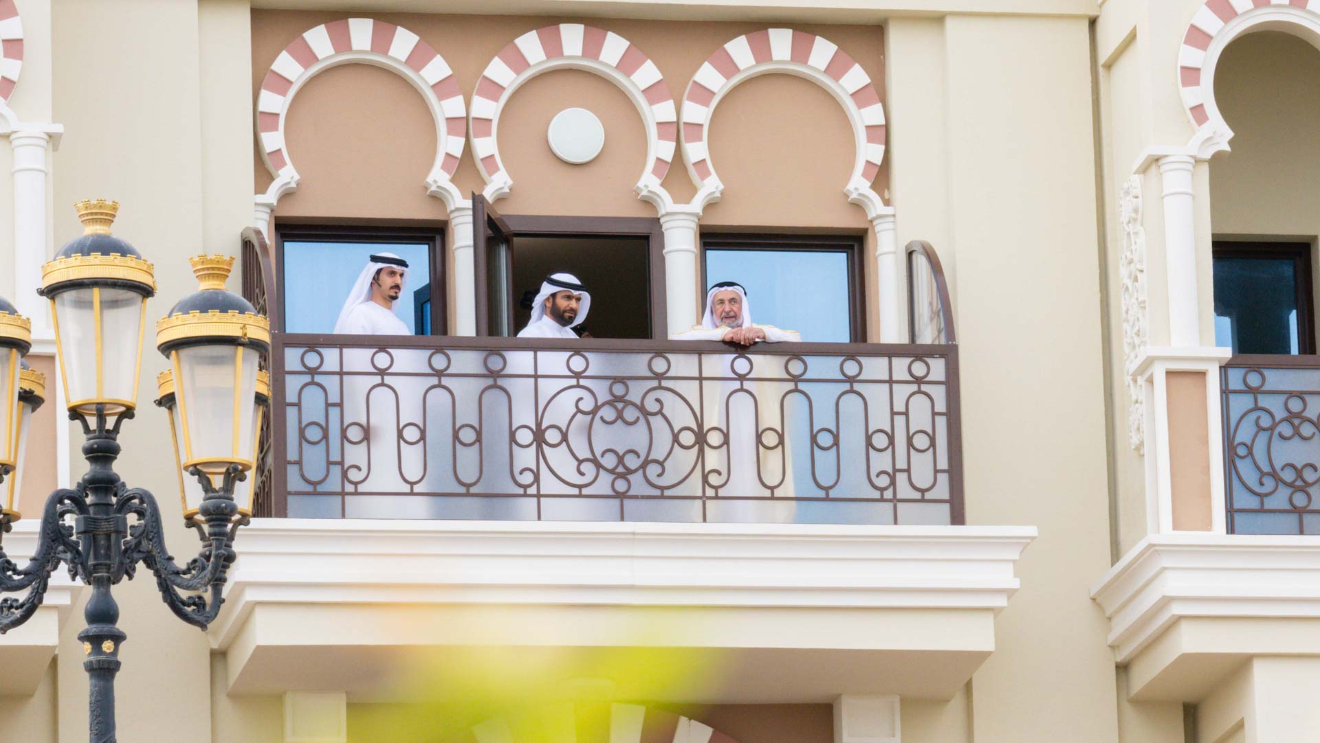 صورة بعنوان: حاكم الشارقة يدشن البنايات التجارية في مدينة دبا الحصن  