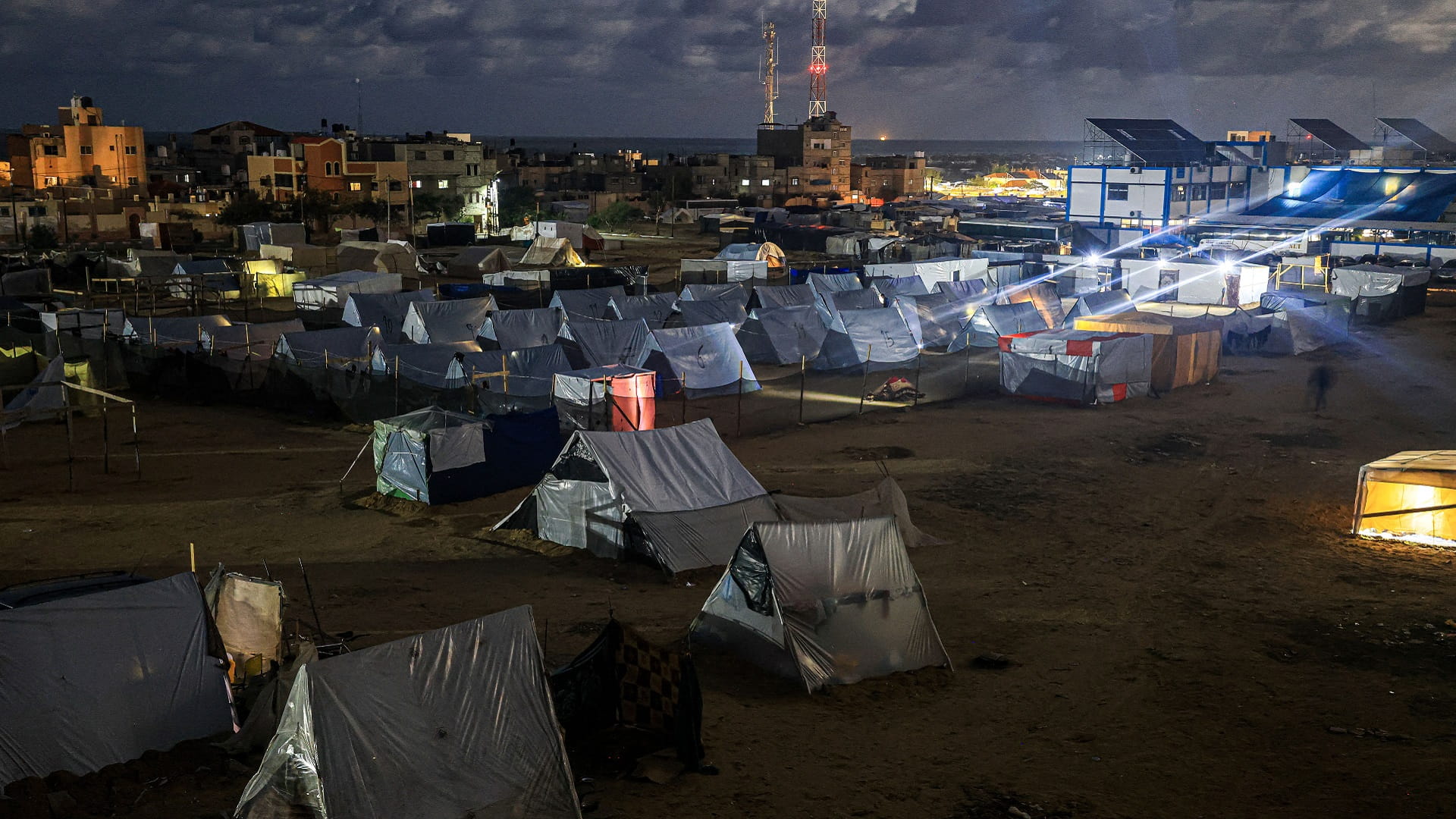 Image for the title: Gaza truce to be extended by 48 hours 