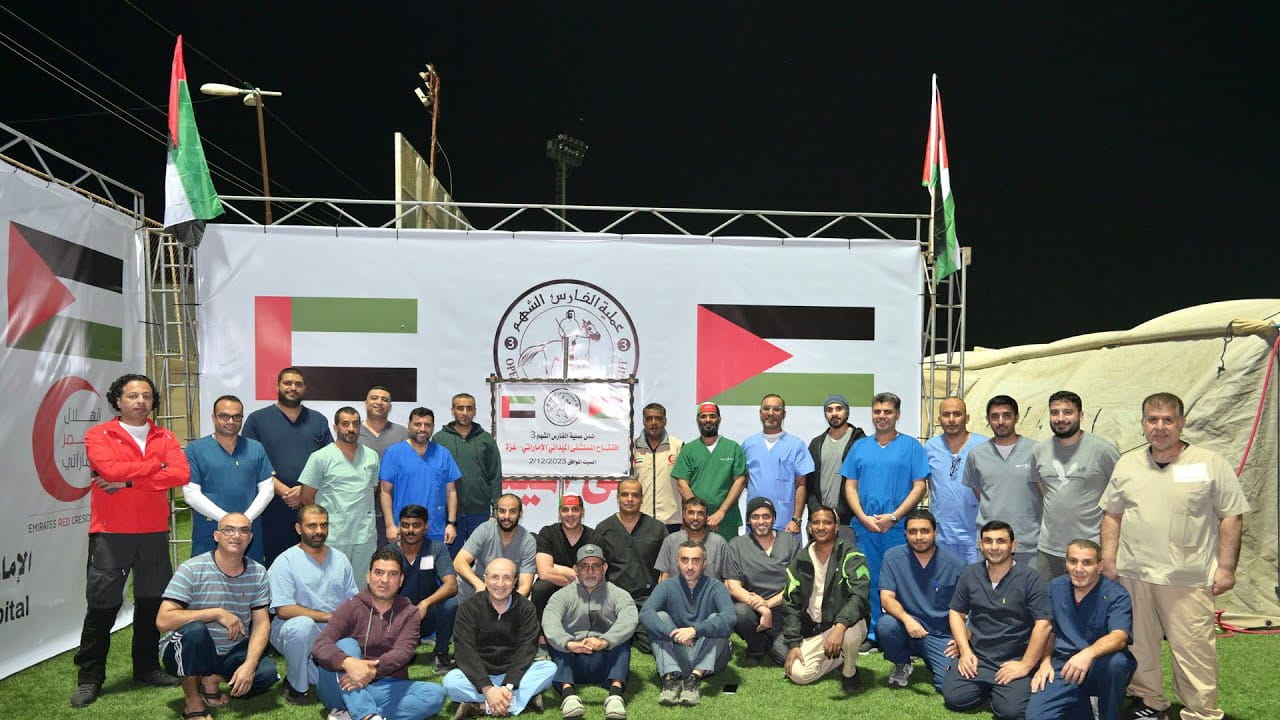 صورة بعنوان: المستشفى الميداني الإماراتي في غزة يباشر استقبال المصابين 