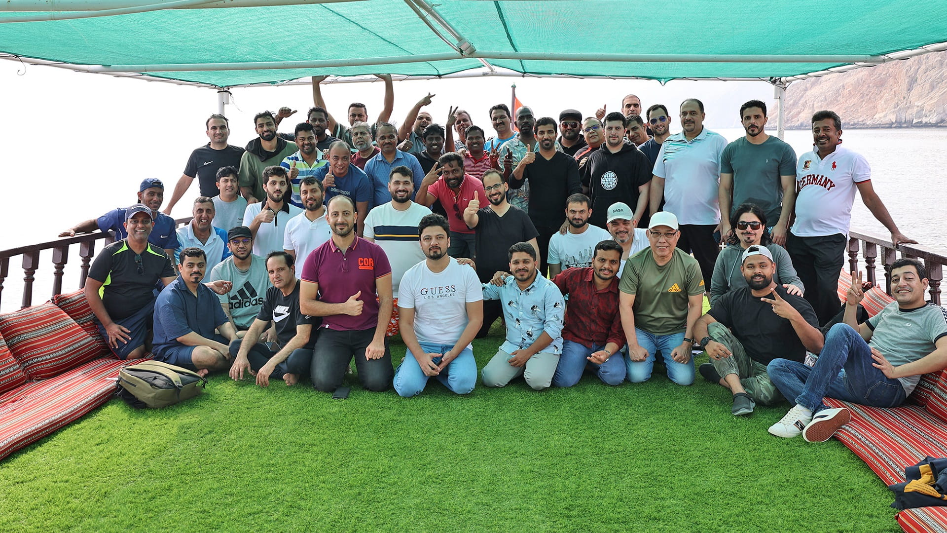 صورة بعنوان: "أشغال الشارقة" تحفز موظفيها برحلة ترفيهية في ربوع الطبيعة البحرية 