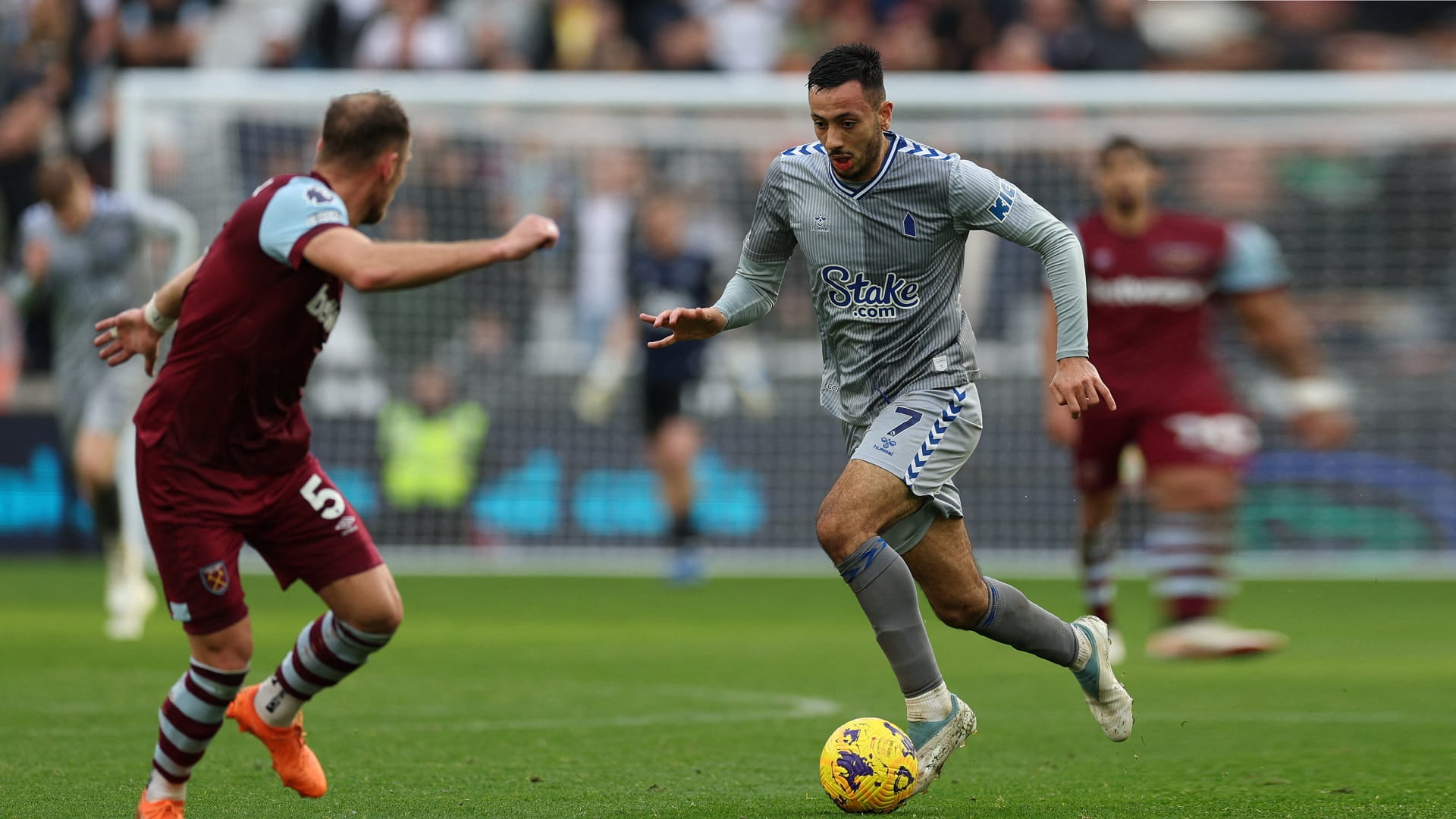 صورة بعنوان: كالفيرت ليوين يقود إيفرتون للفوز على ويستهام في الدوري الإنجليزي 