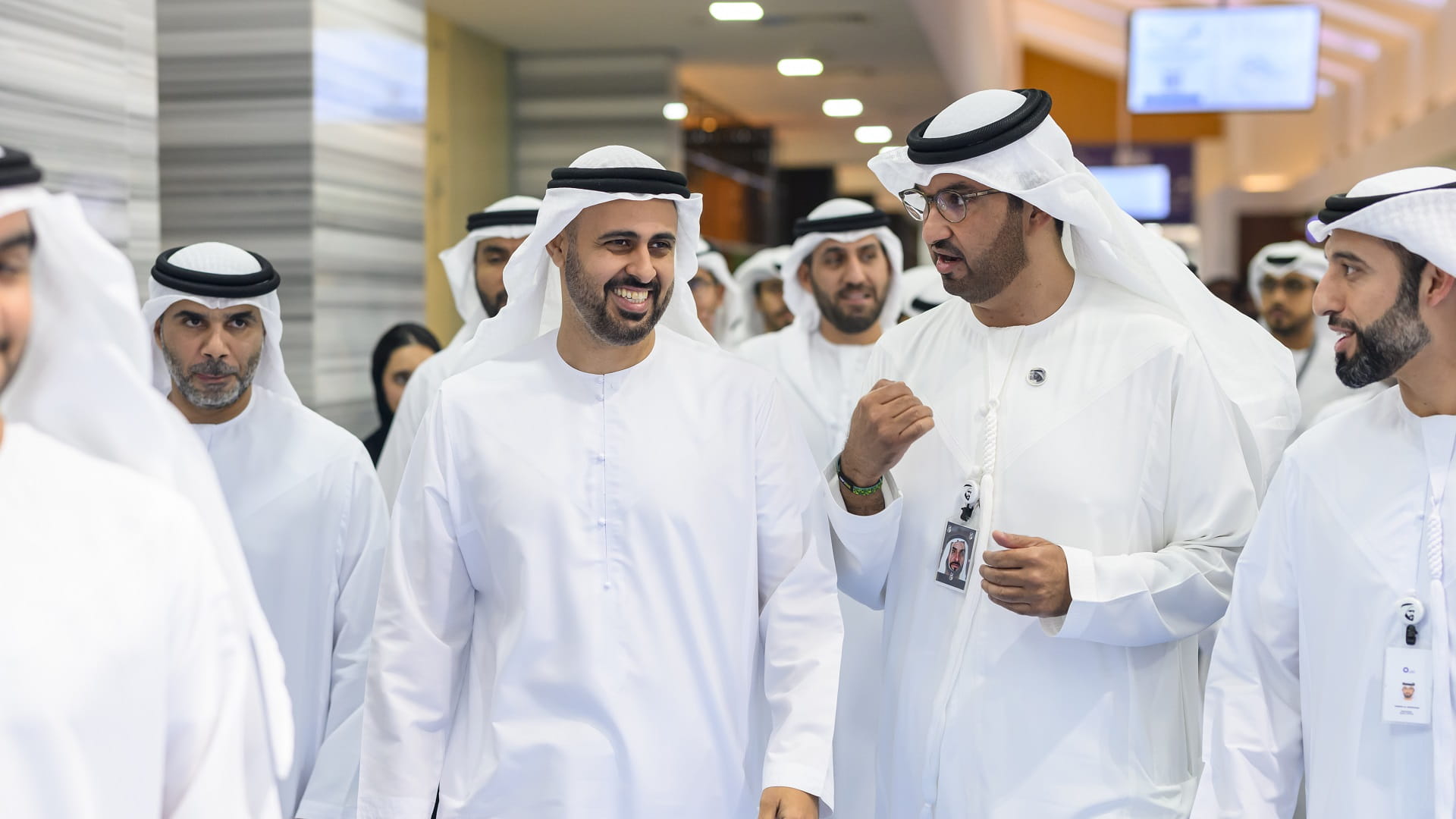 صورة بعنوان: ذياب بن محمد بن زايد يزور مؤتمر ومعرض أديبك 