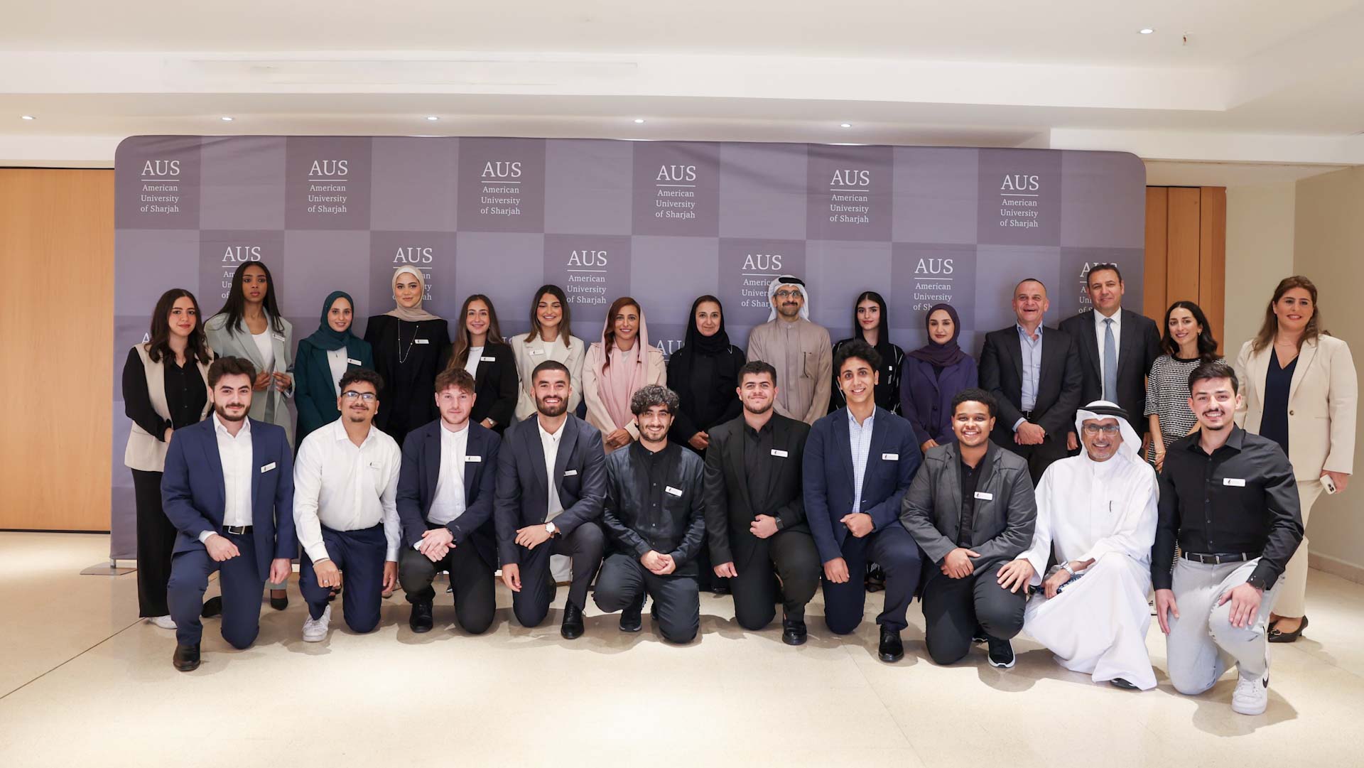 صورة بعنوان: بدور القاسمي تلتقي المجلس الطلابي في "أميركية الشارقة"  