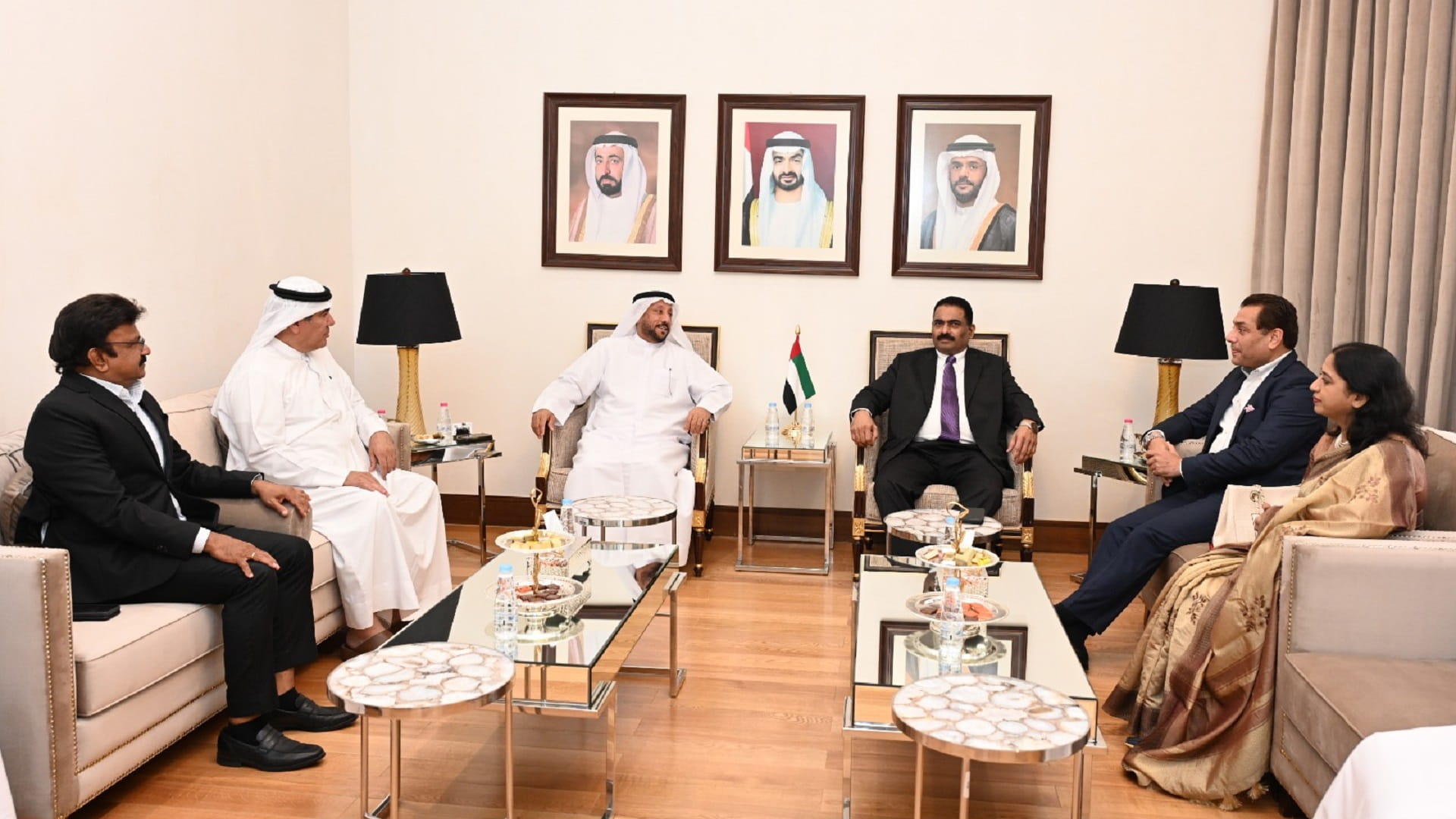 صورة بعنوان: غرفة الشارقة تبحث دعم الشركات الصغيرة والمتوسطة مع وفد هندي  