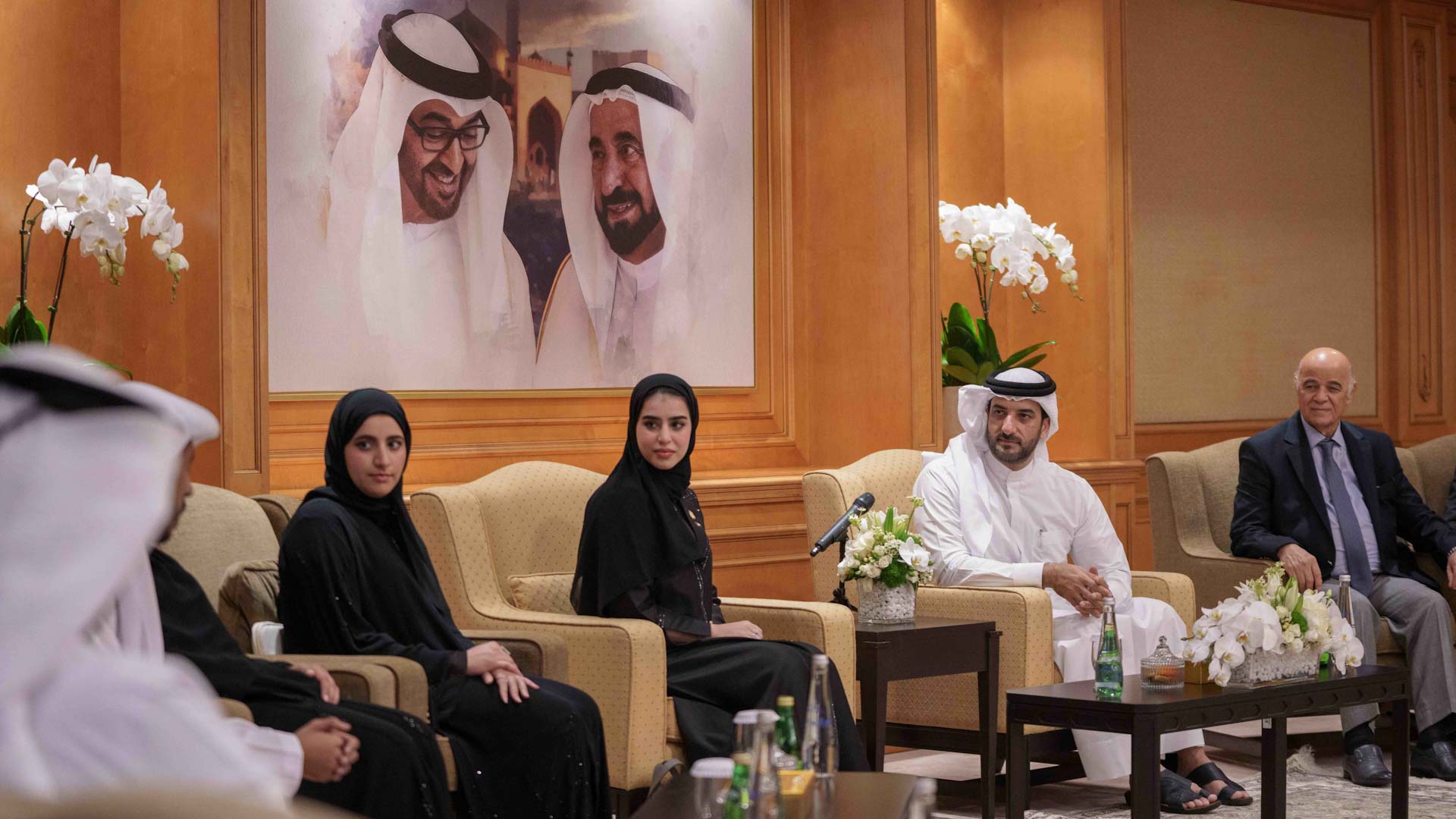 Image for the title: Sultan bin Ahmed meets with UOS scholarship students 
