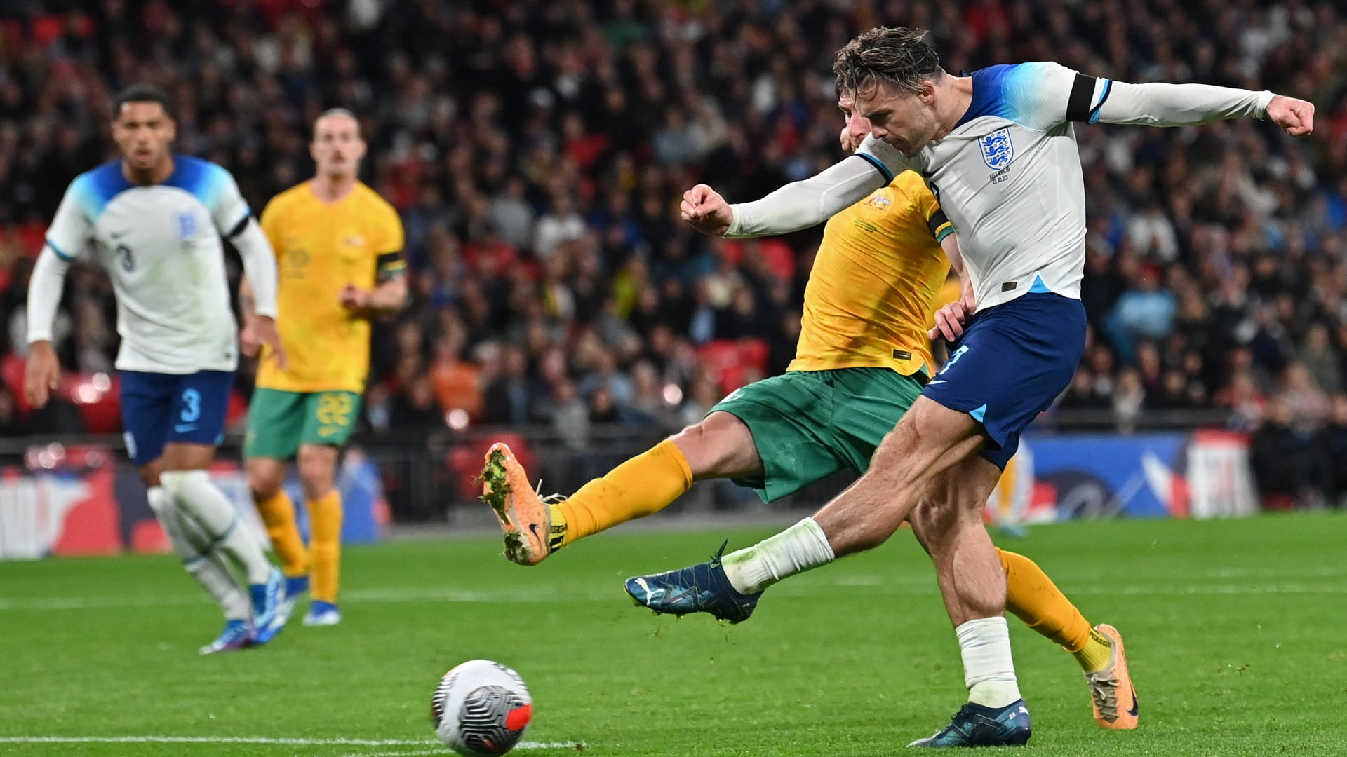 صورة بعنوان: واتكينز يقود إنجلترا للفوز ودياً على أستراليا 