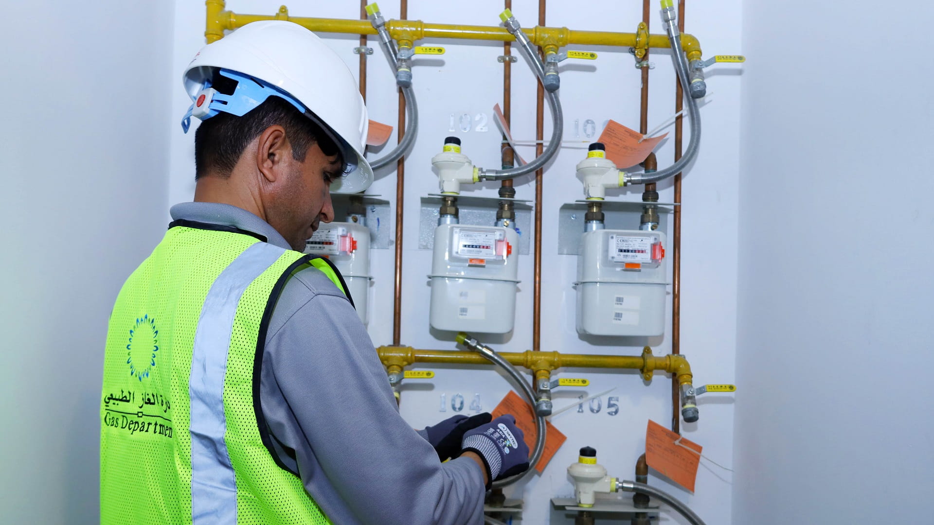 صورة بعنوان: كهرباء الشارقة تنجز مشروع شبكة الغازالطبيعي لمنطقة الفلاح التجارية 