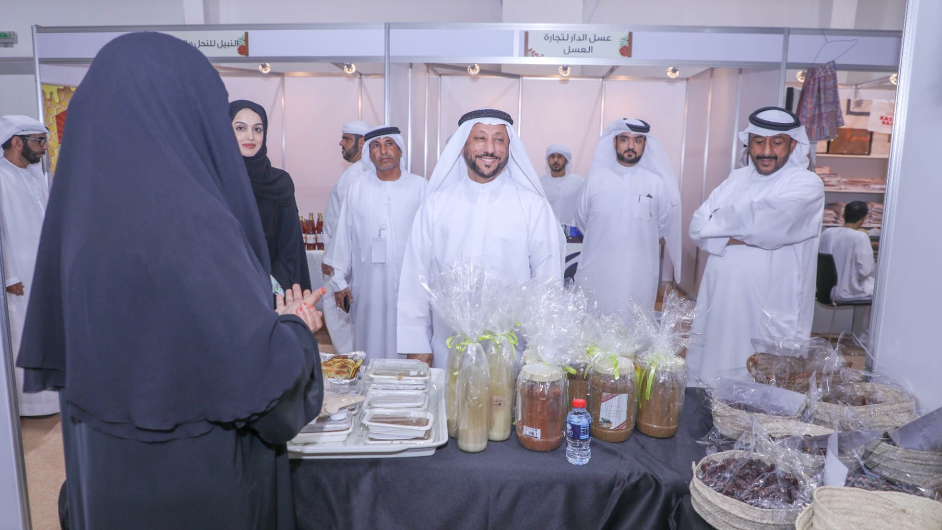 صورة بعنوان: غرفة الشارقة تختتم فعاليات مهرجان "الذيد للتمور"  