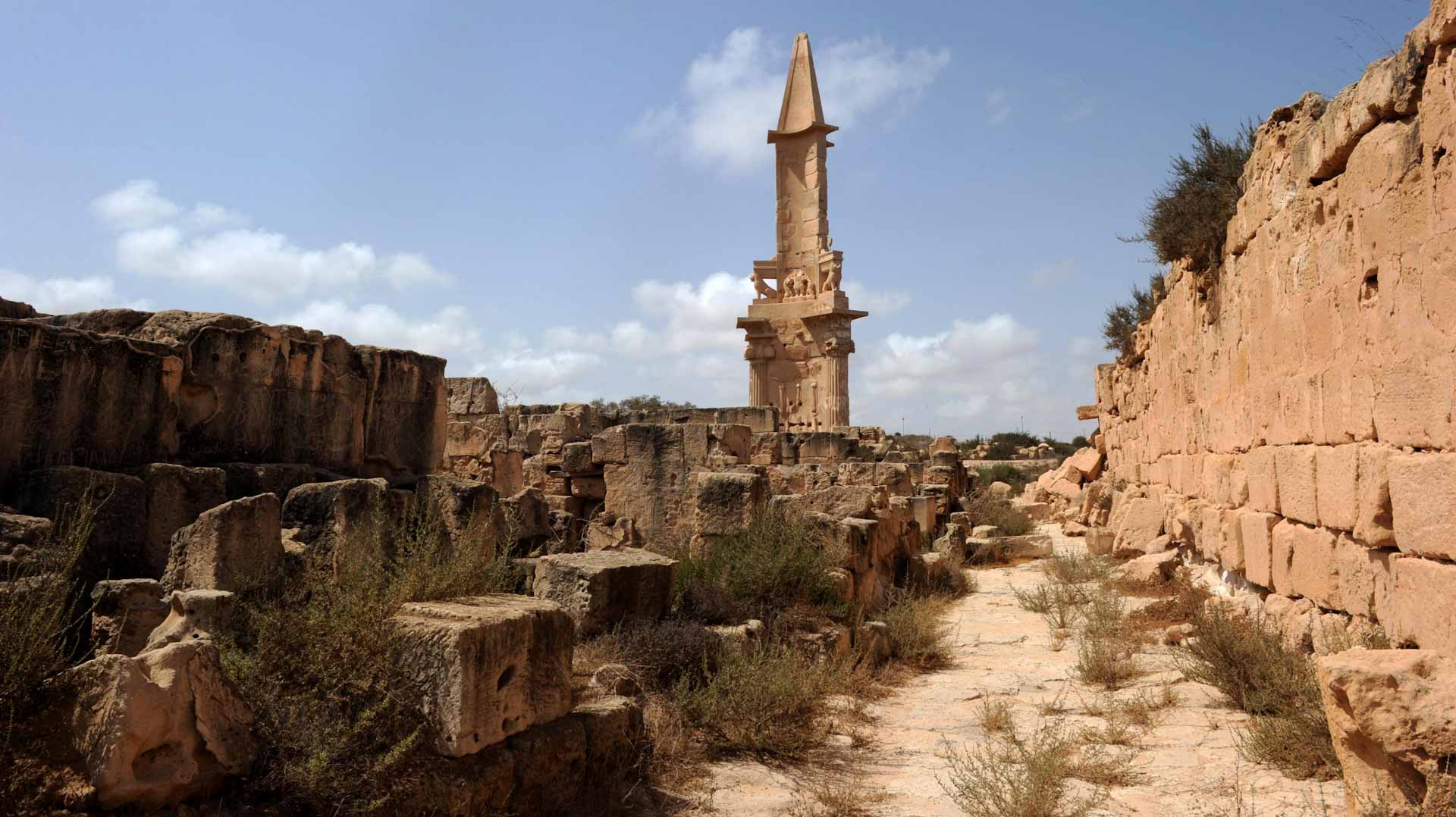 Image for the title: UNESCO mission in Libya to inspect damaged heritage sites 