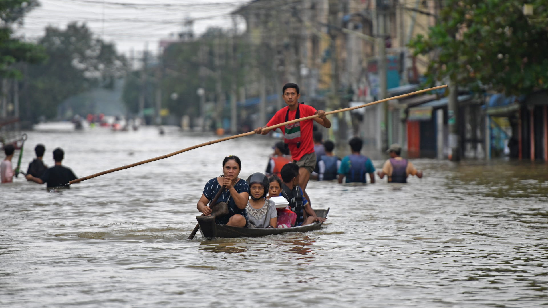صورة بعنوان: فيضانات بورما تجبر 14000 شخص على النزوح من منازلهم 