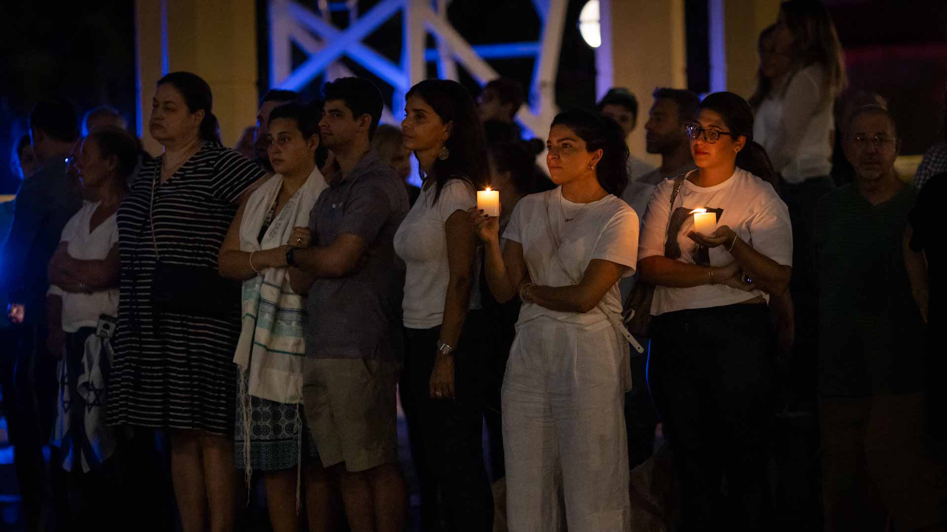 Image for the title: Thousands join pro-Israel rally in New York 