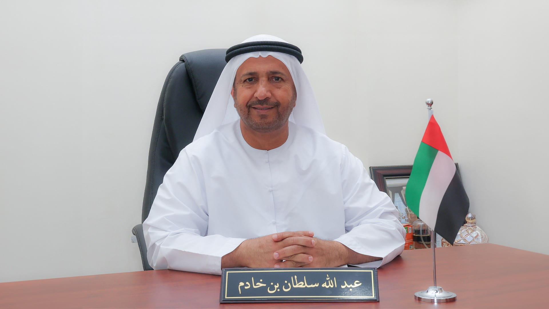 صورة بعنوان: "خيرية الشارقة" تستقبل تبرعات "تراحم من أجل غزة" بمقار "الضواحي" 