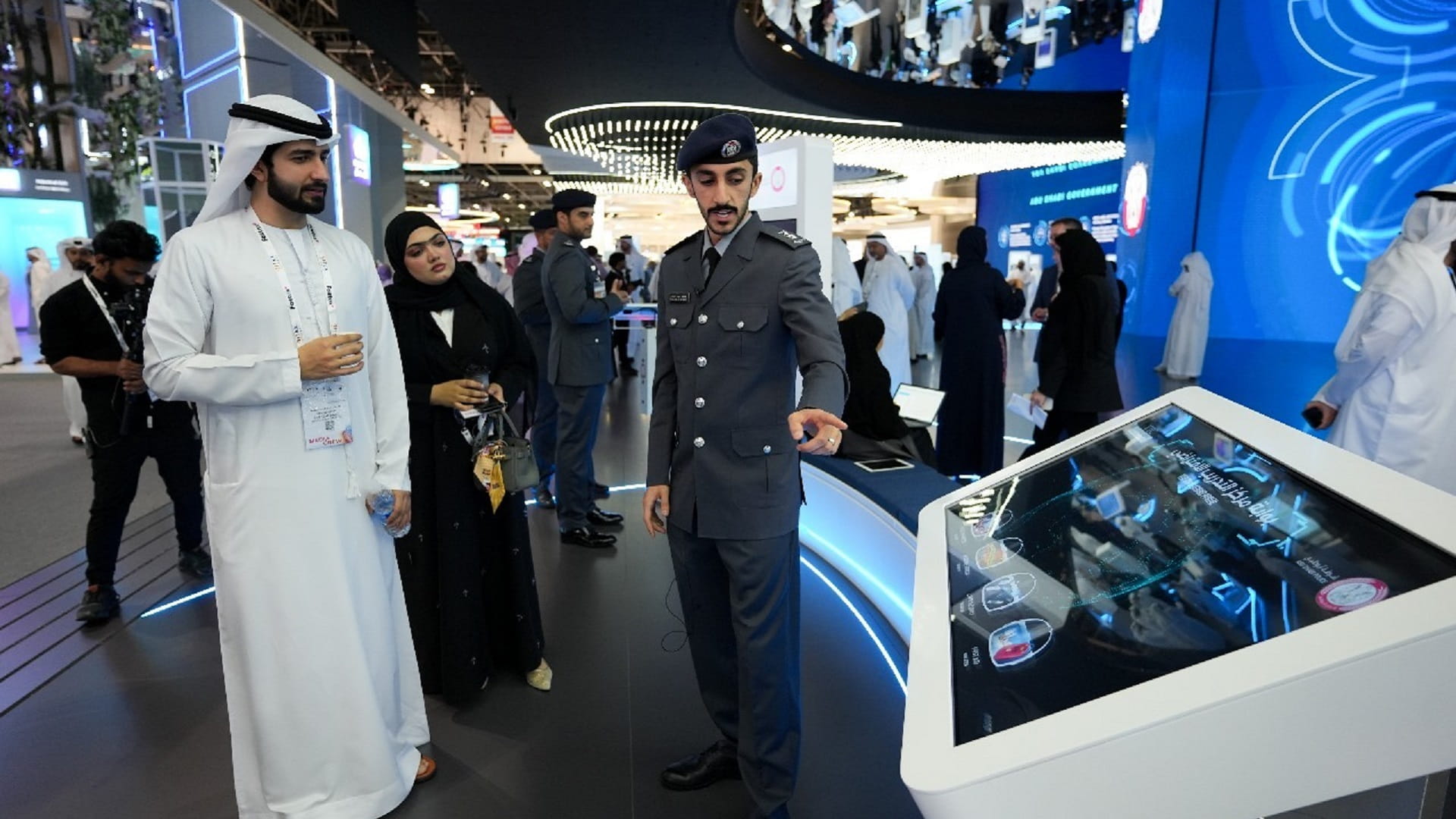 صورة بعنوان: شرطة أبوظبي تعرض مشاريعها المبتكرة في "جيتكس 2023" 