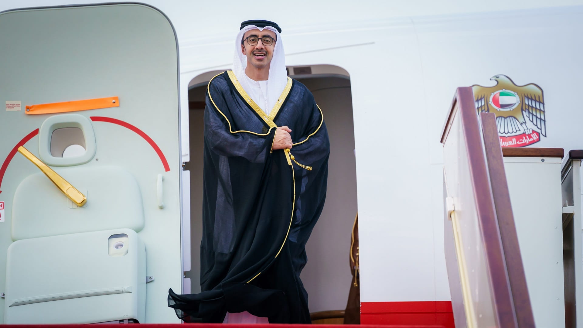 Image for the title: Abdullah bin Zayed arrives in Muscat 