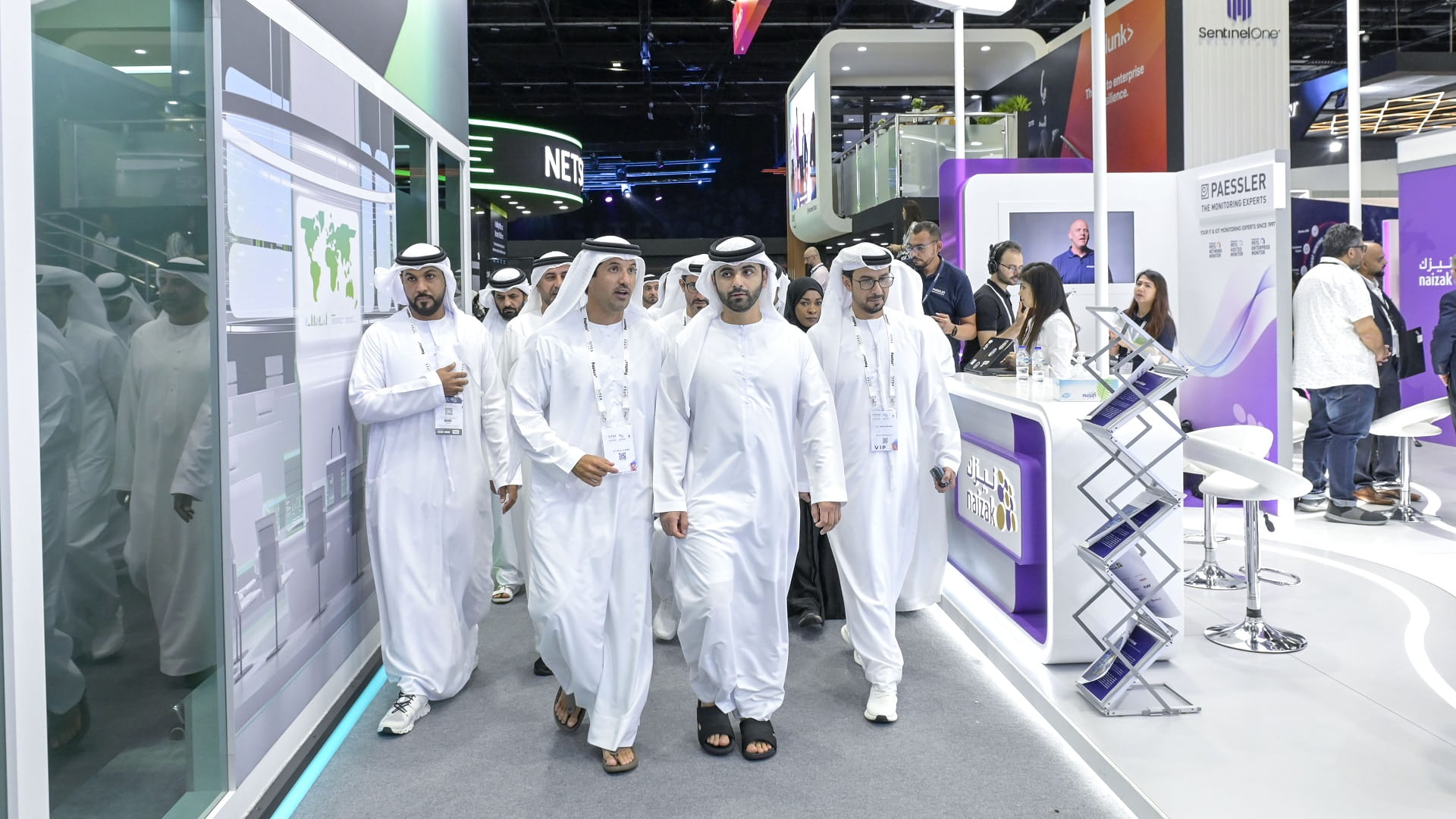 Image for the title: Mansoor bin Mohammed tours GITEX GLOBAL 2023 