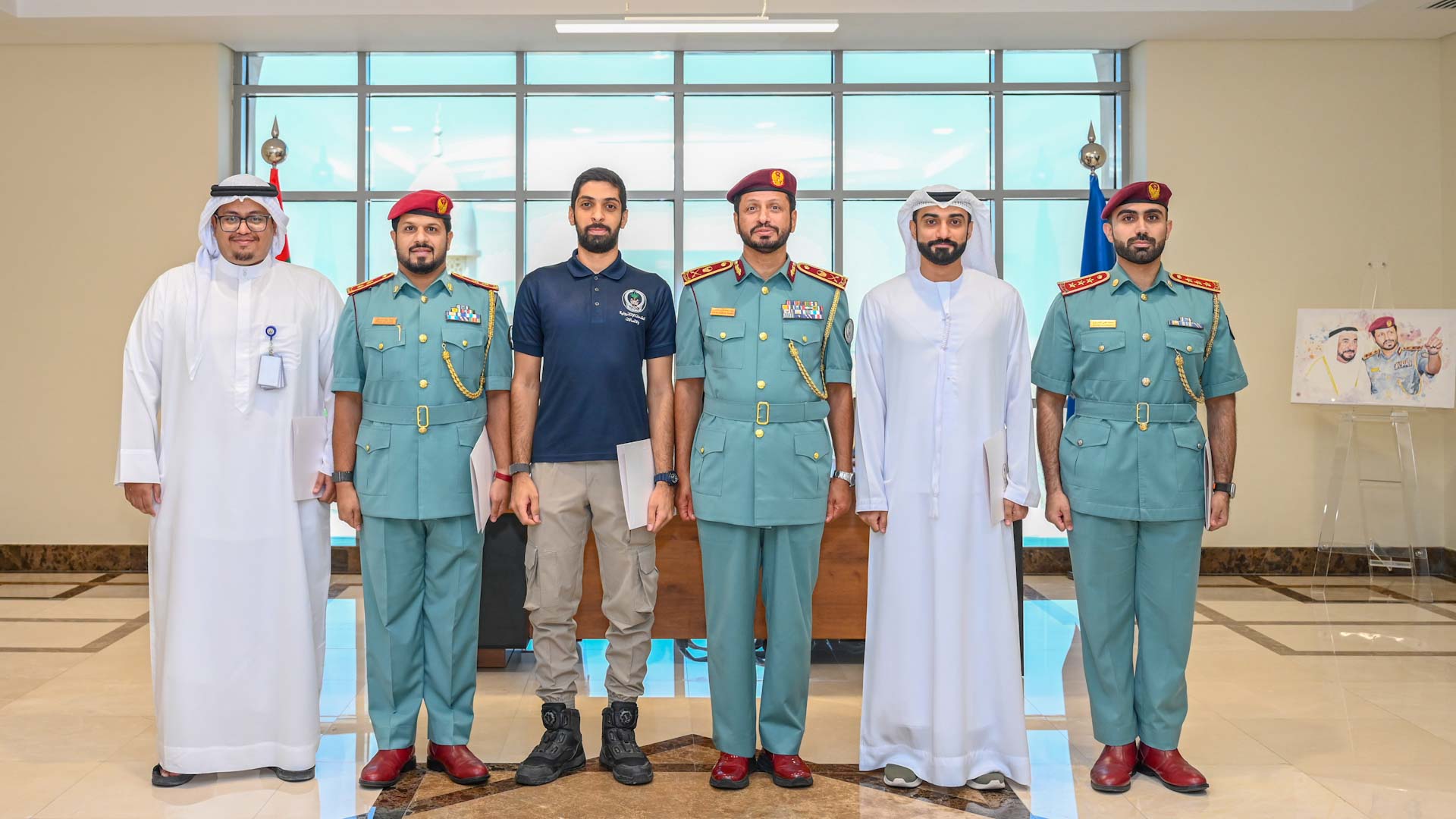 صورة بعنوان: اللواء الشامسي يكرم الفريق التقني من منتسبي شرطة الشارقة  