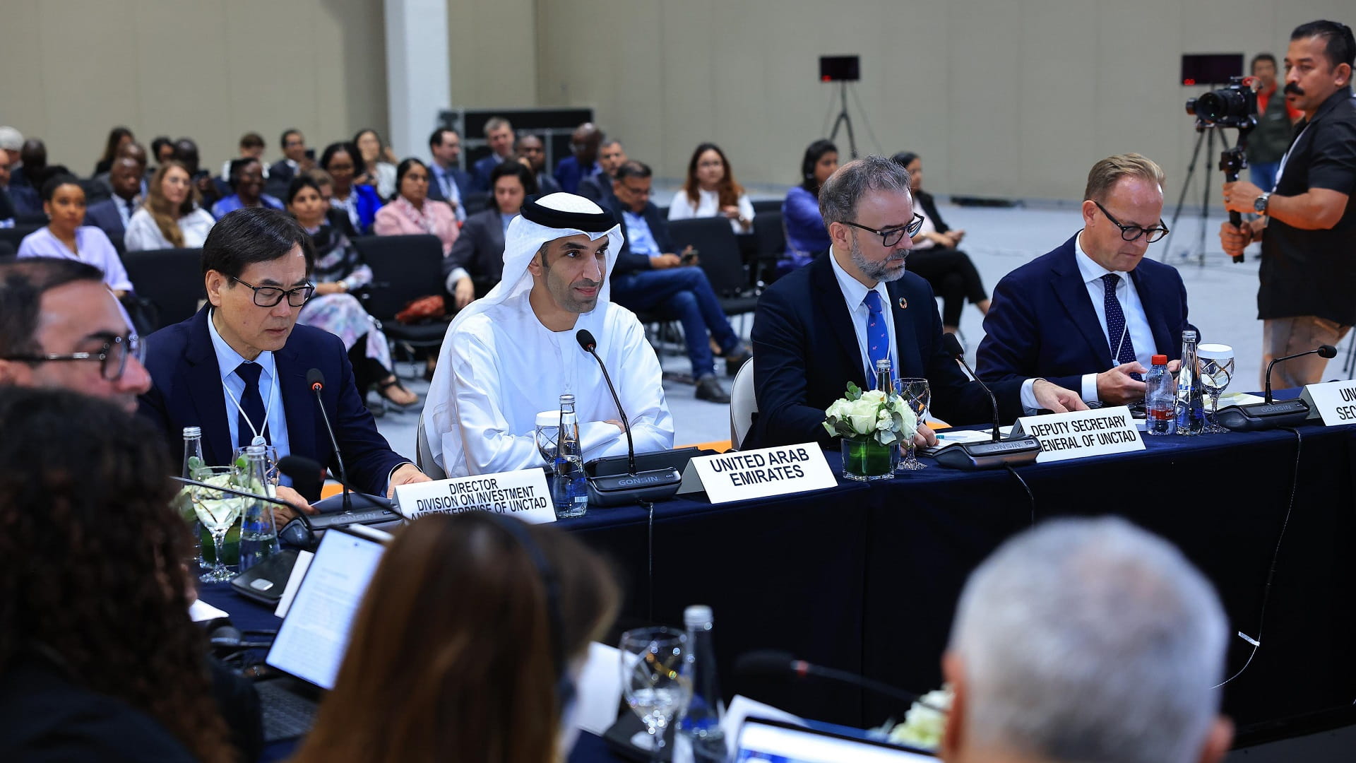 صورة بعنوان: الزيودي: الإمارات تستهدف المزيد من الانفتاح على العالم استثمارياً 