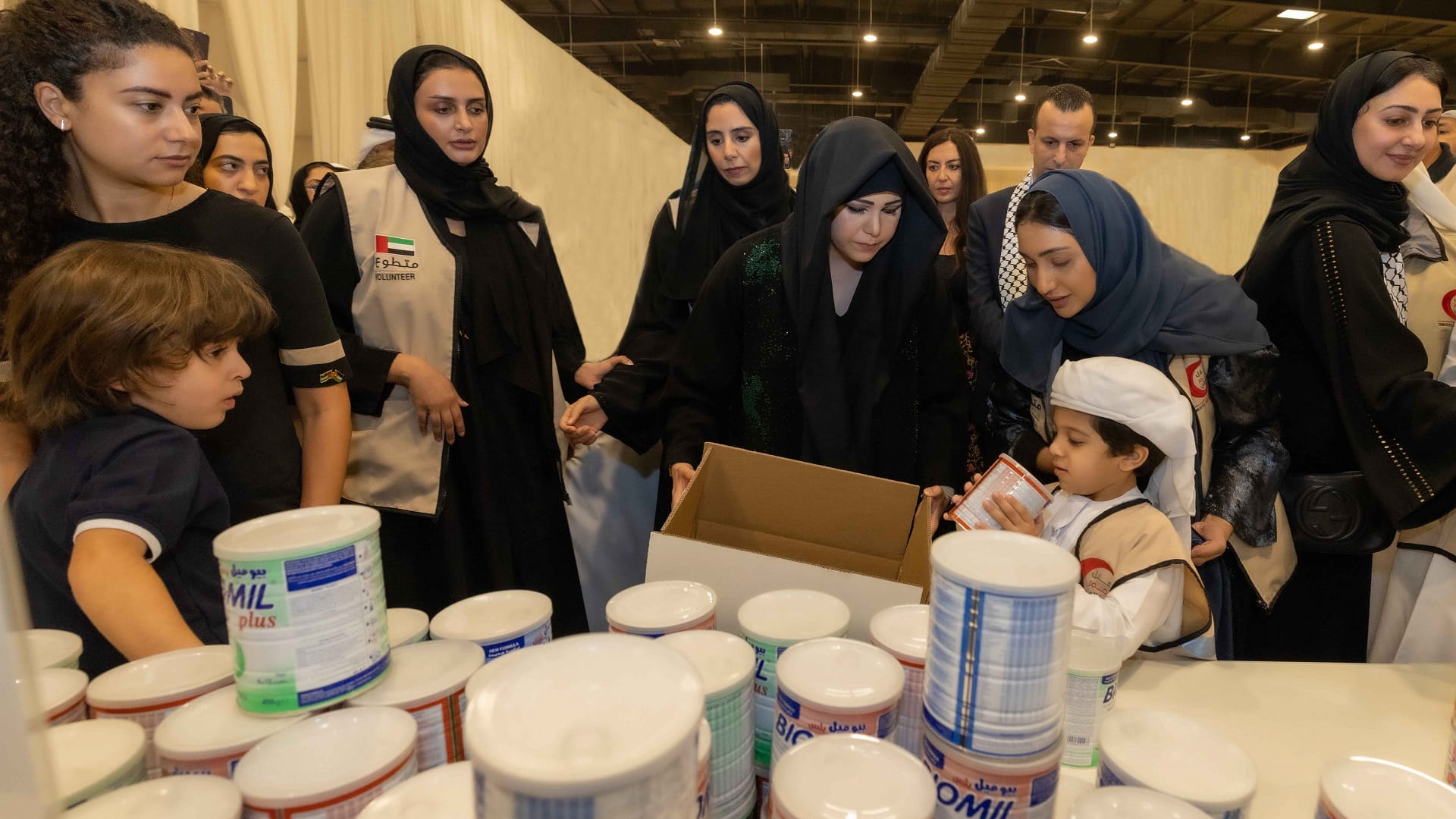 Image for the title: Latifa bint Mohammed participates in ‘Tarahum for Gaza’ campaign 