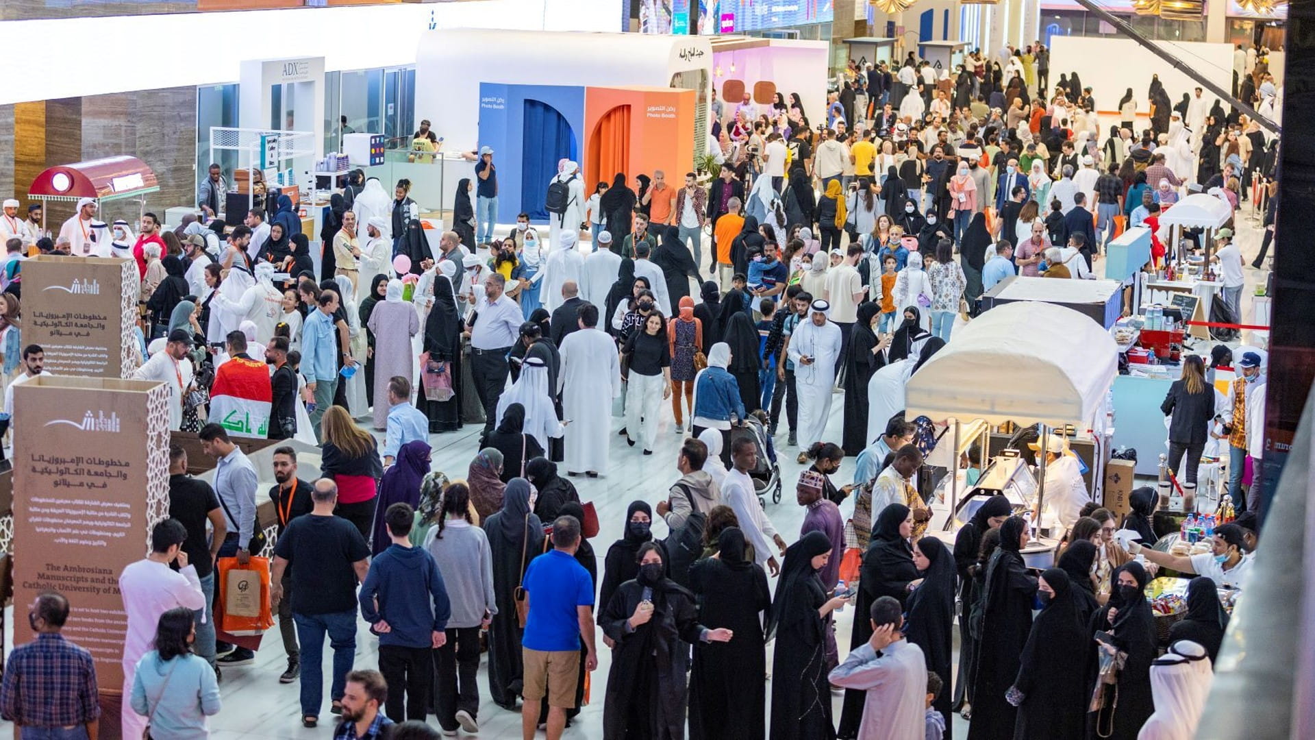 صورة بعنوان: نجوم "توب شيف" ومشاهير الطهاة يلتقون جمهور"الشارقة الدولي للكتاب"  