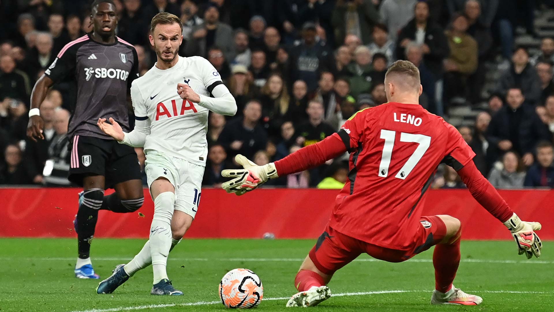 صورة بعنوان: توتنهام يستعيد صدارة الدوري الإنجليزي الممتاز  