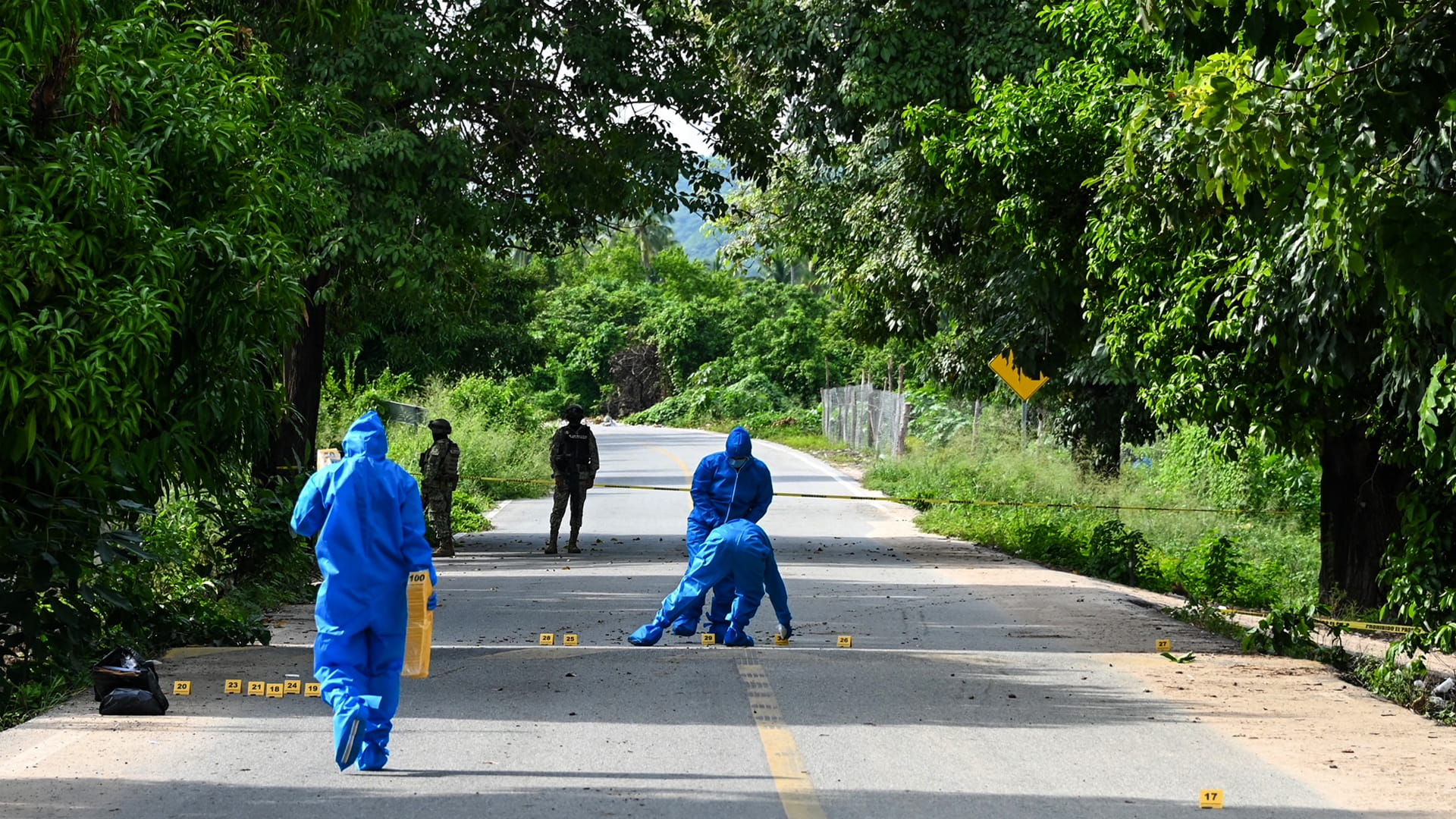 صورة بعنوان: في حربها على المخدرات..المكسيك تفقد 11 شرطياً في هجوم مسلح لعصابة  