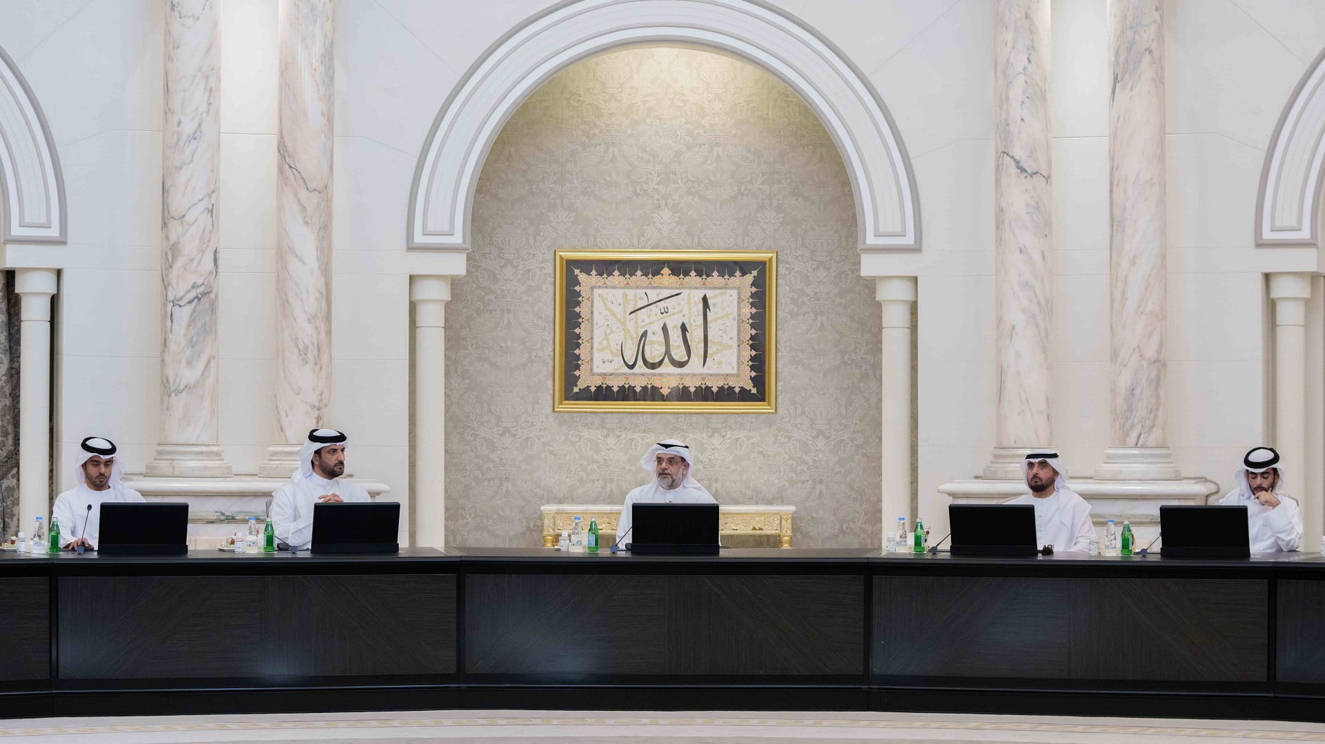 Image for the title: SEC reviews economic report on tourism license 