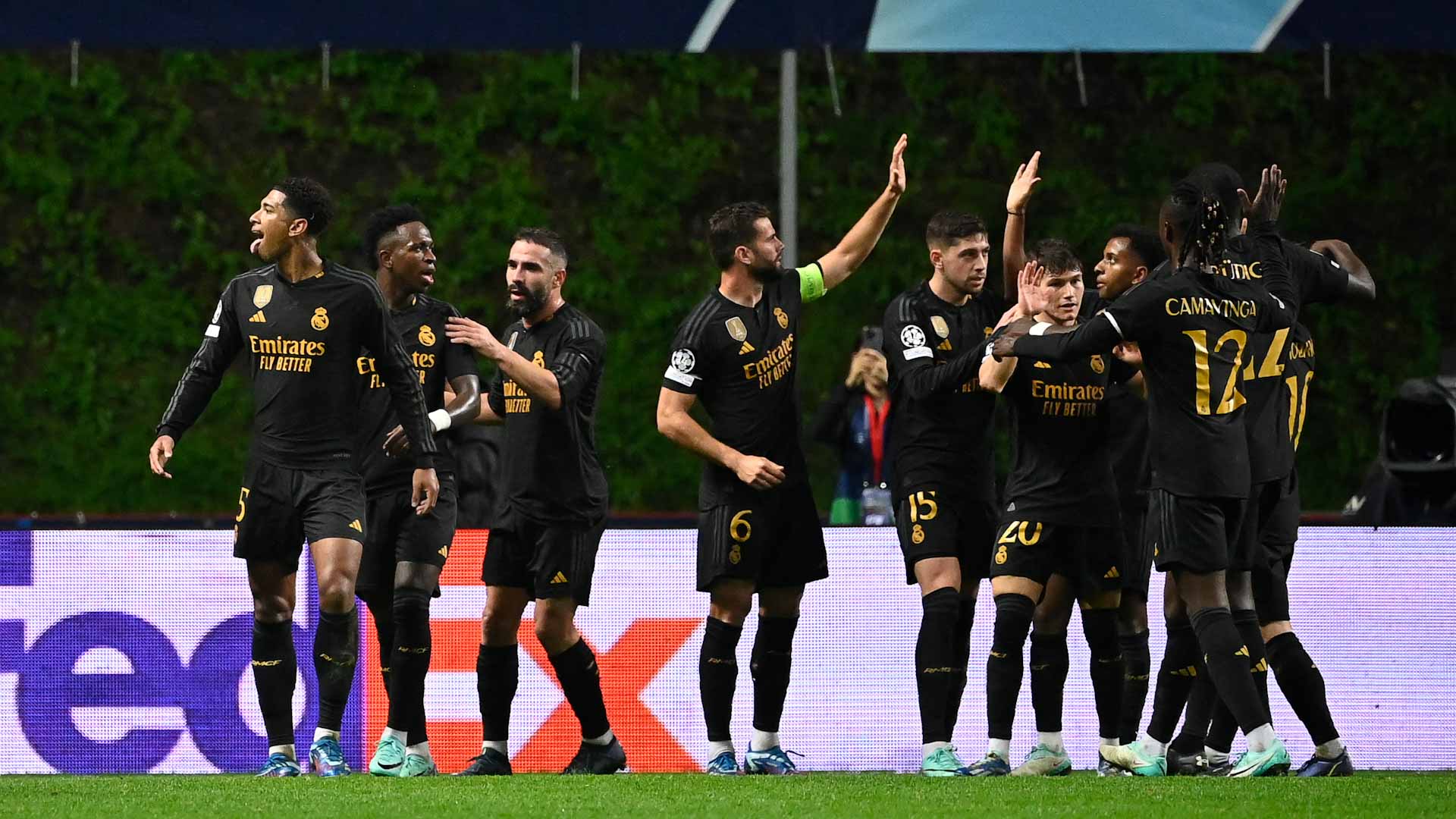 صورة بعنوان: ريال مدريد يتخطى براجا ويعزز تصدره للمجموعة الثالثة بأبطال أوروبا 