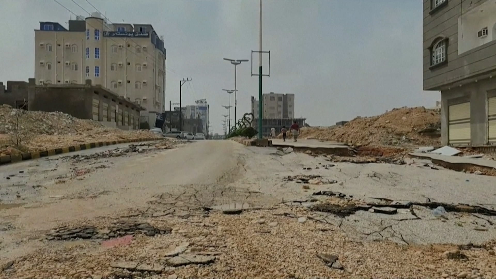 صورة بعنوان: إعصار مداري يكتسح اليمن فيقتل شخصين ويجبر 10 آلاف على النزوح 