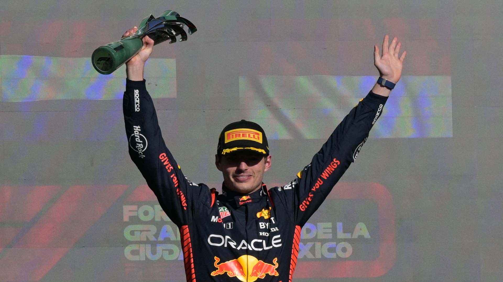 صورة بعنوان: فيرستابن يرفع رقمه القياسي بعدد الانتصارات في موسم واحد إلى 16 