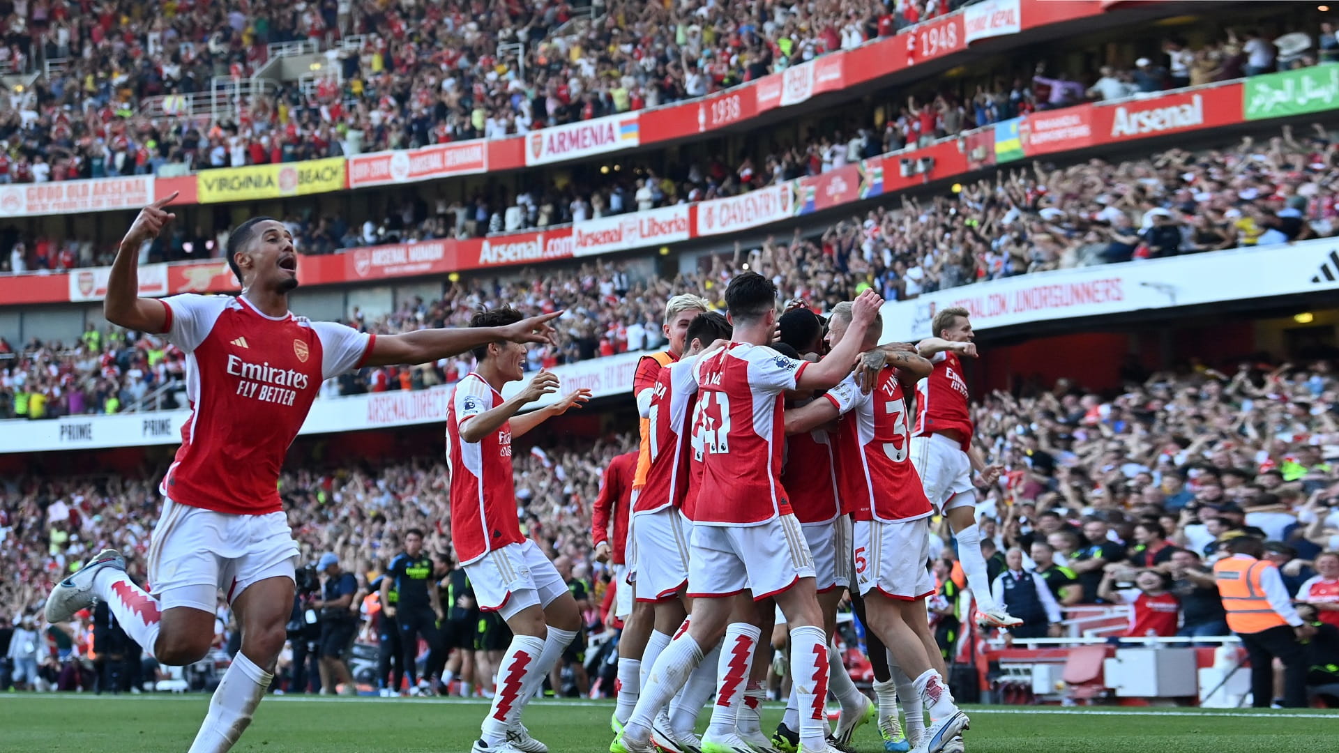 صورة بعنوان: أرسنال يتخطى مانشستر يونايتد بثلاثية في الدوري الإنجليزي 