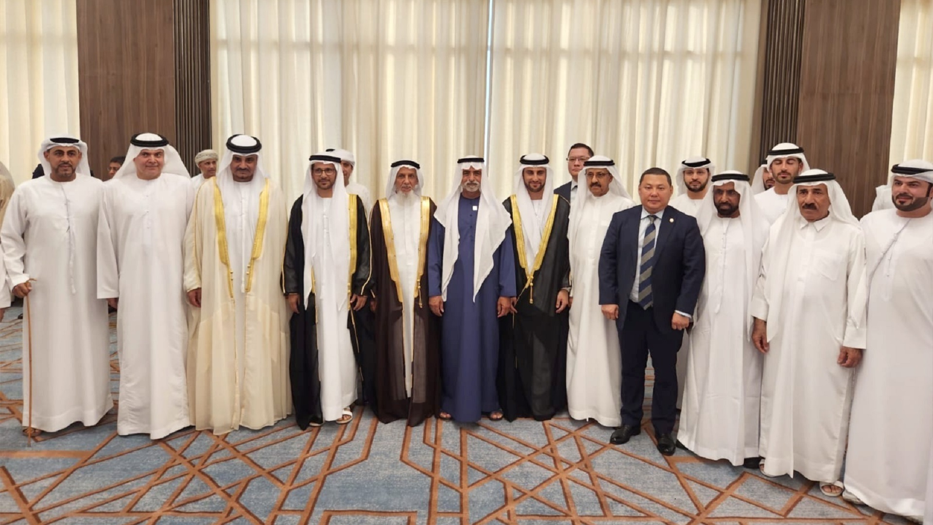 صورة بعنوان: نهيان بن مبارك يحضر أفراح بن سليمان وبن خرباش 