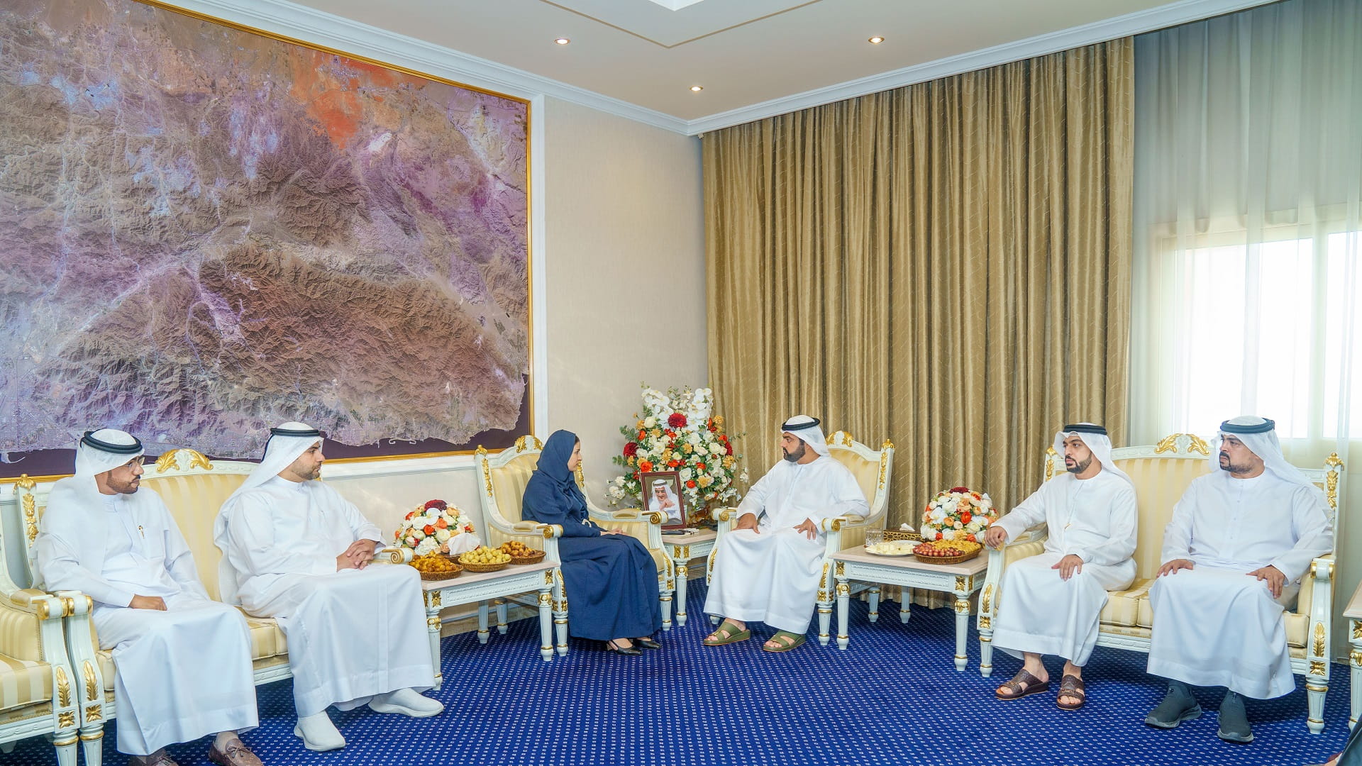 صورة بعنوان: ولي عهد الفجيرة يستقبل الأميري ويطلع على مبادرات التعليم الجديدة 