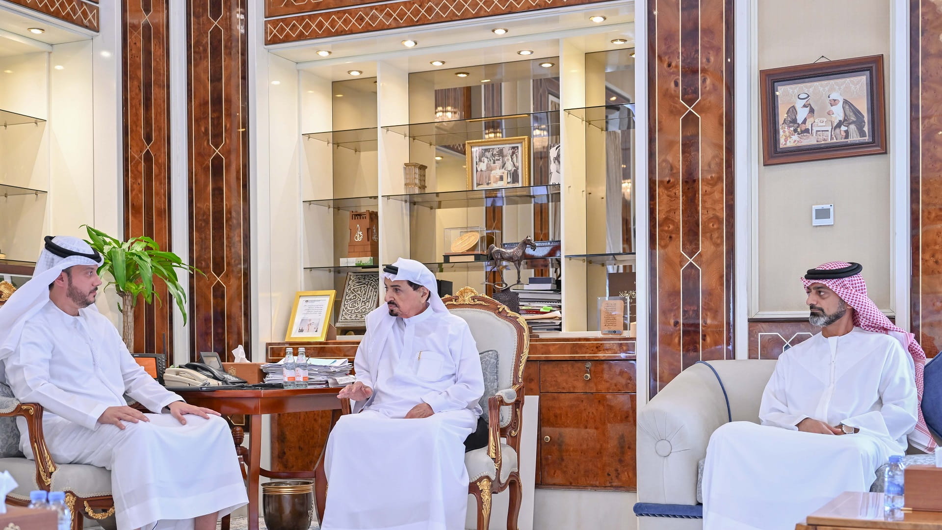 صورة بعنوان: حميد النعيمي يستقبل الرئيس التنفيذي لمصرف عجمان 