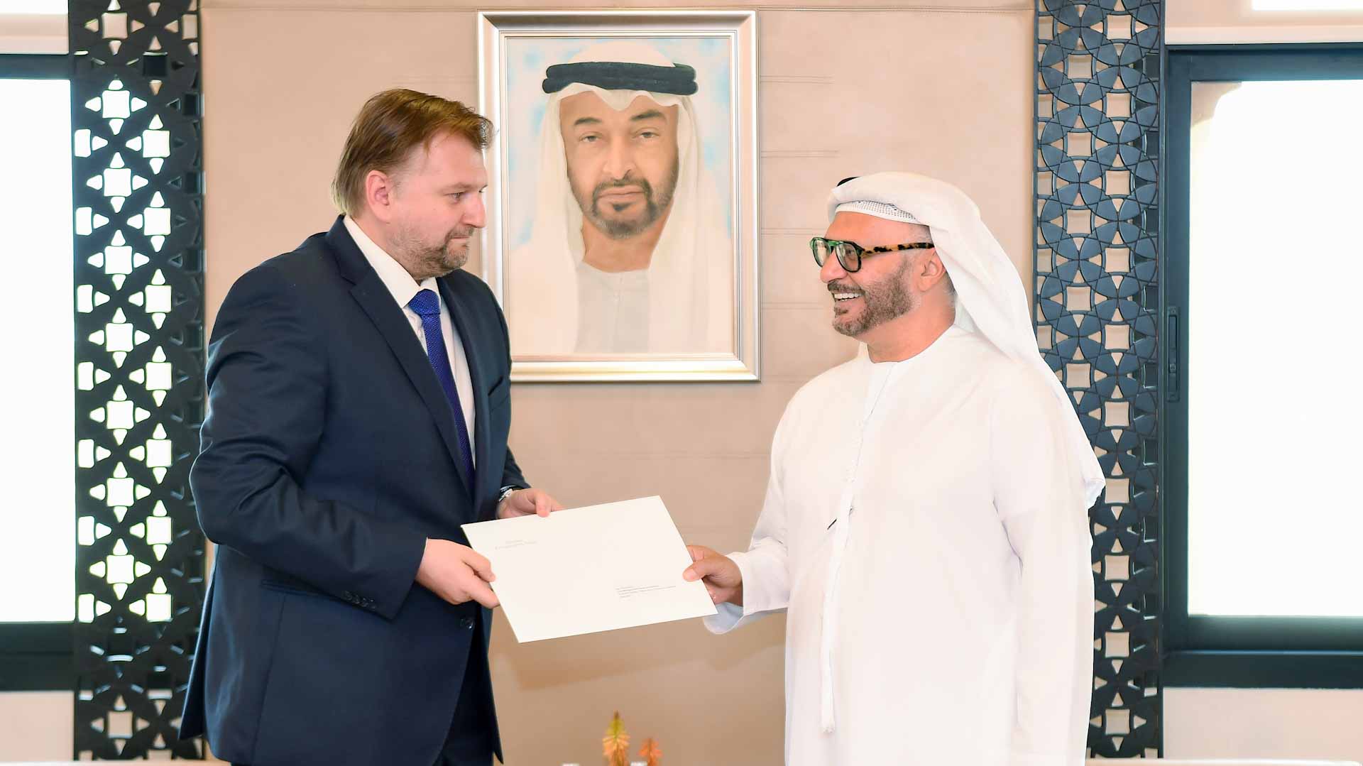 Image for the title: UAE President receives letter from President of Poland 