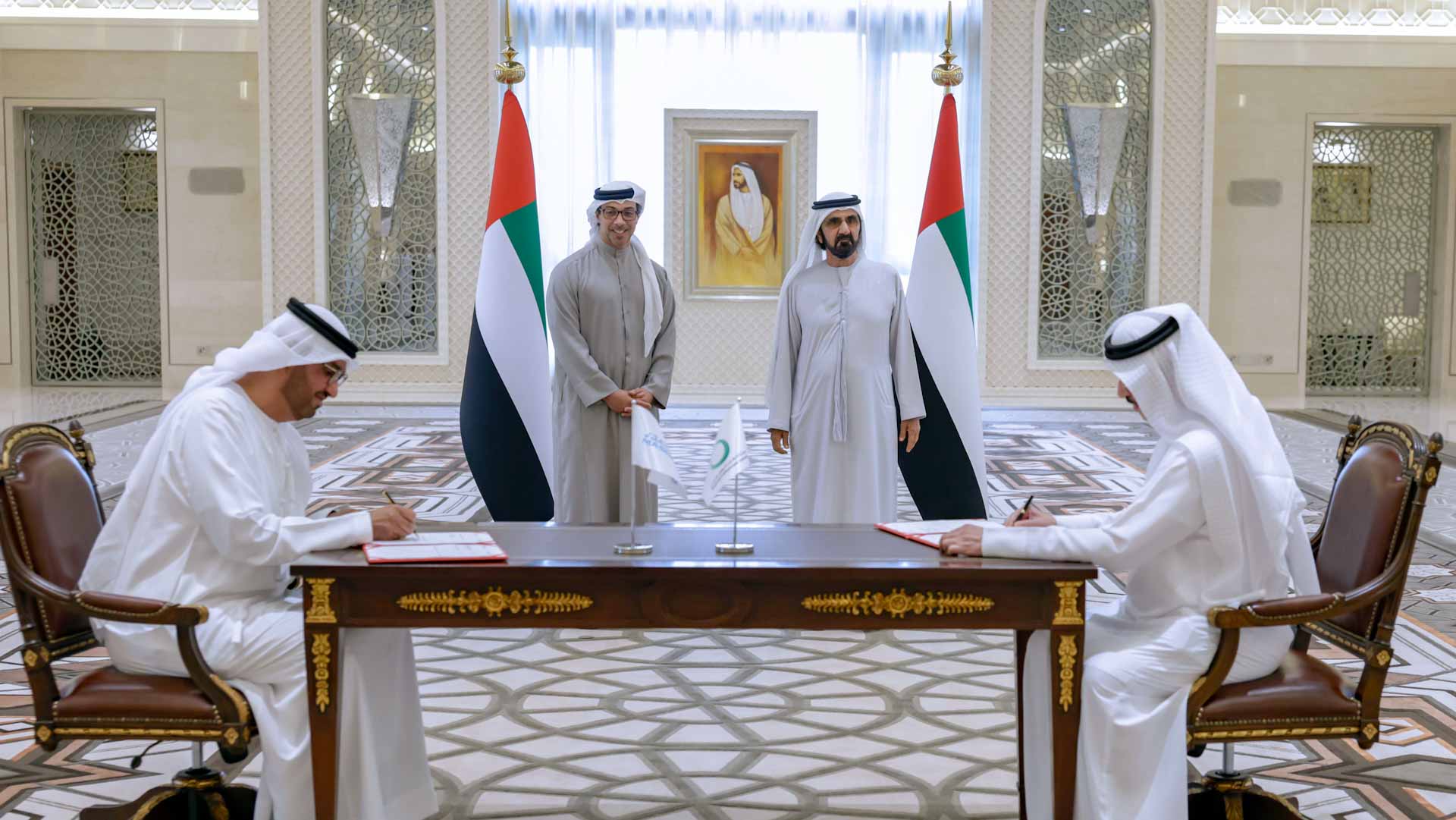 Image for the title: VP witnesses signing of agreement between Masdar and DEWA 