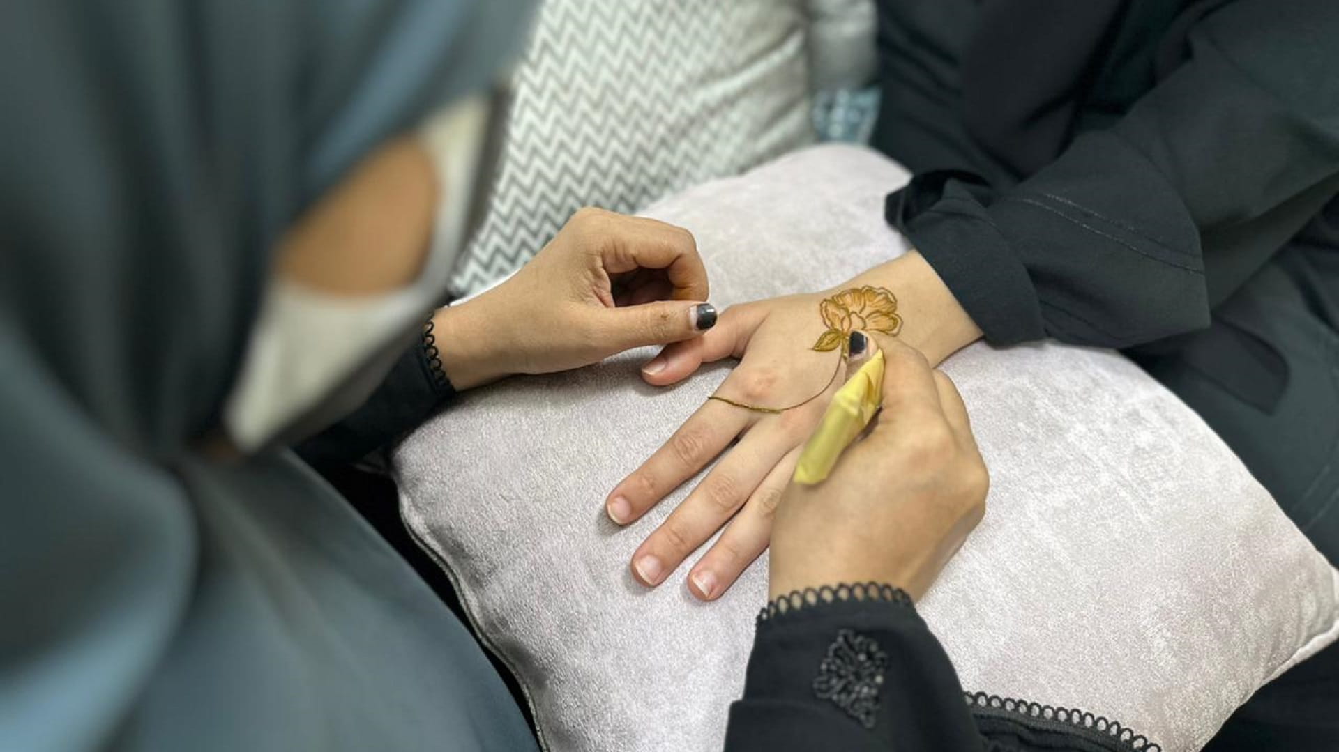 صورة بعنوان: "اجتماعية الشارقة" تطلق خدمة "الصالون المتنقل" لكبار السن 