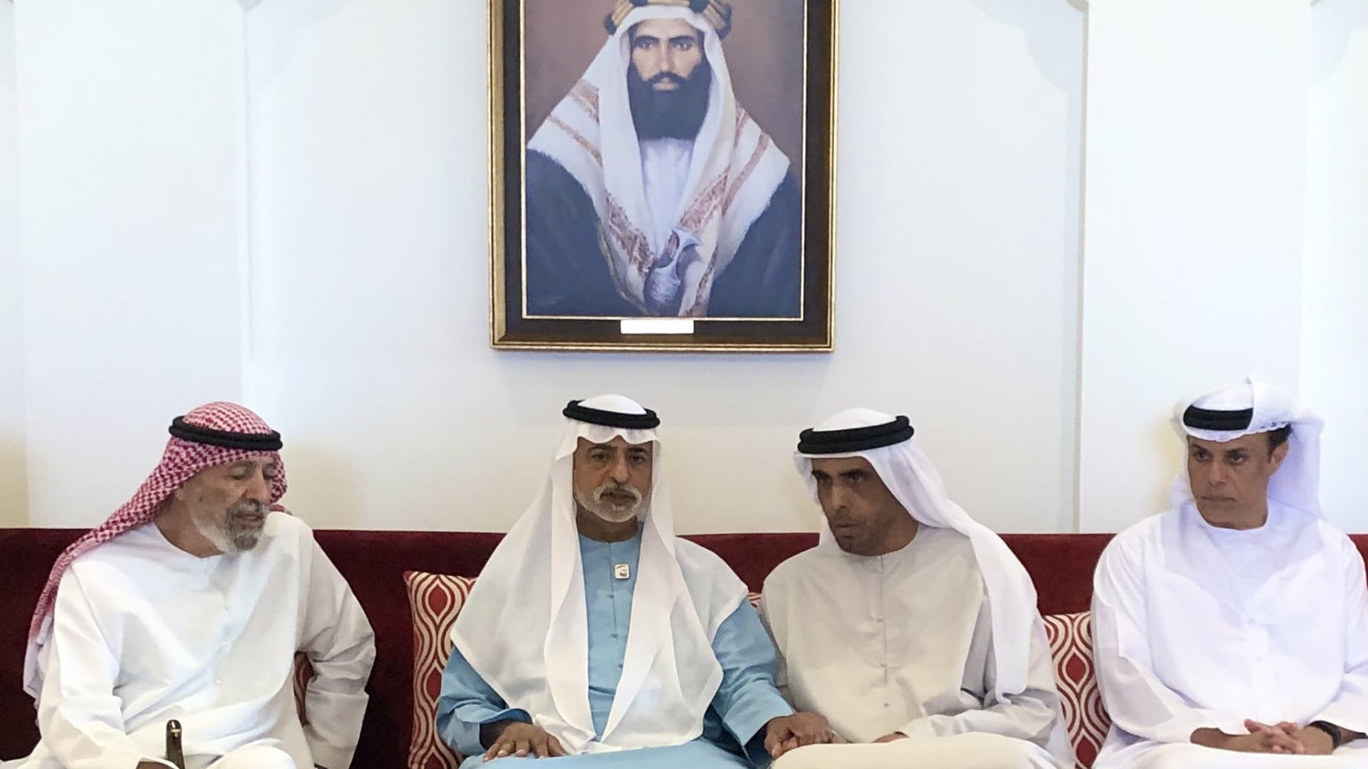 صورة بعنوان: نهيان بن مبارك يعزي بوفاة والدة علي وعبيد وحمد سالم الكتبي 