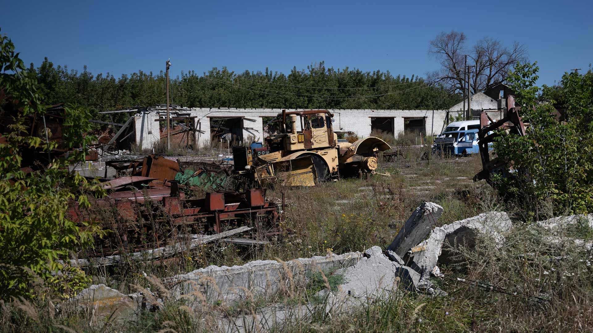 Image for the title: One killed, dozens injured in Russian strikes on Ukraine 