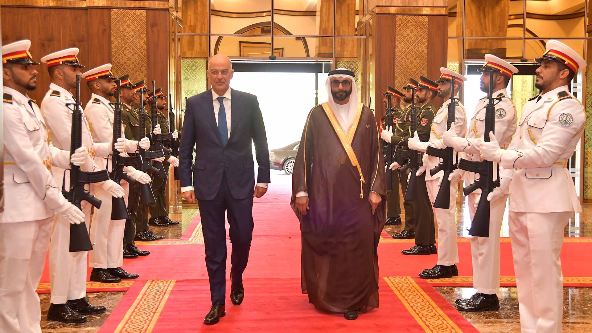 صورة بعنوان: بعد استقباله...البواردي يبحث مع وزير الدفاع اليوناني أوجه التعاون 