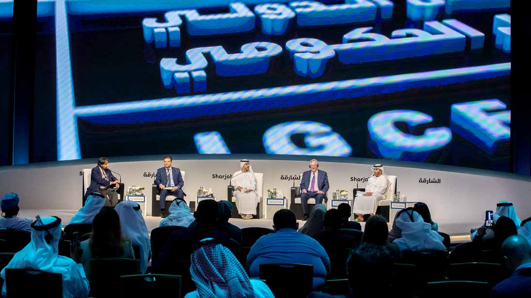 صورة بعنوان: خبراء اقتصاد يواجهون "الفيل في الغرفة بـ "الدولي للاتصال الحكومي"  