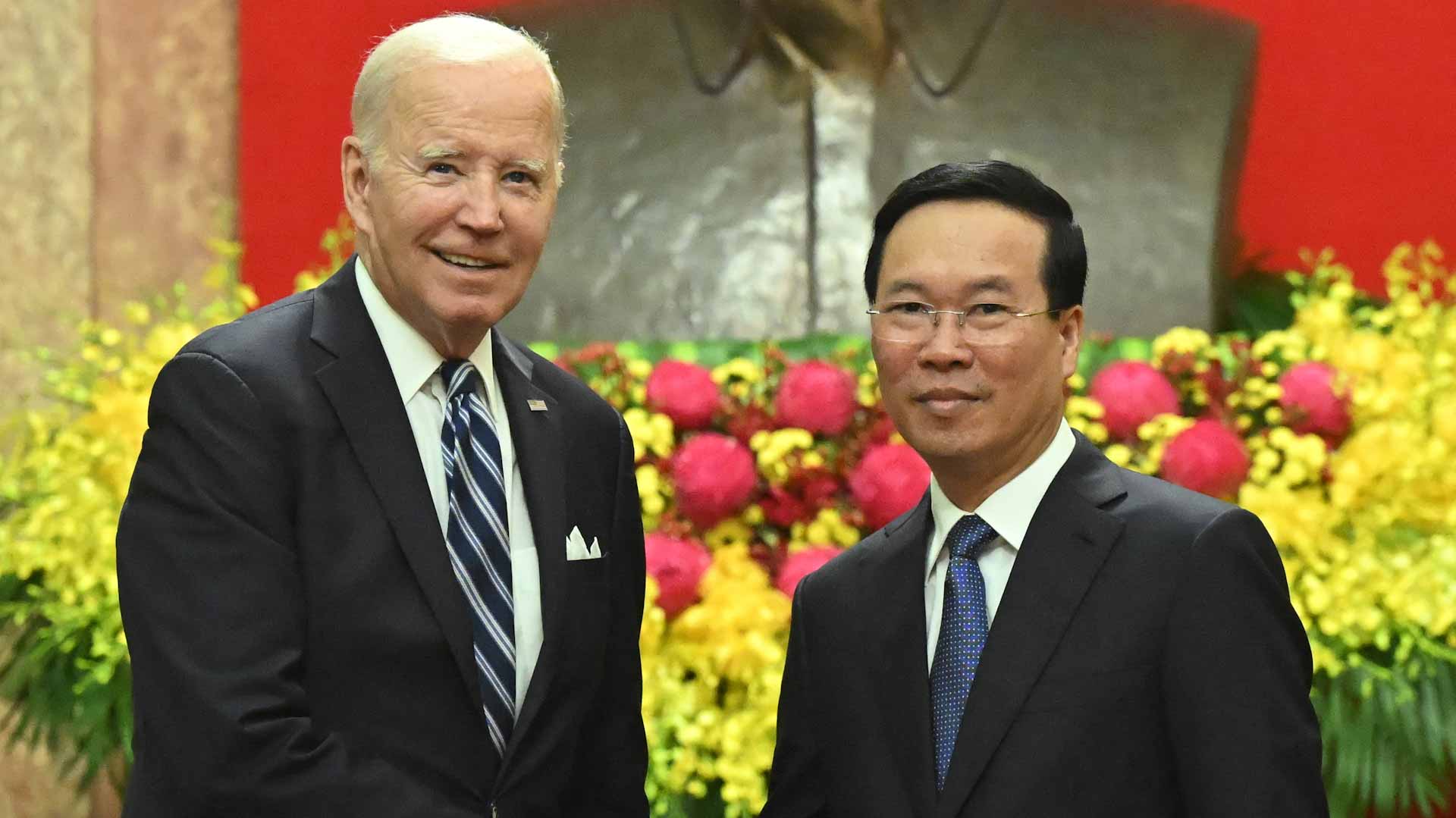 Image for the title: Biden leads US tech execs in Vietnam talks 