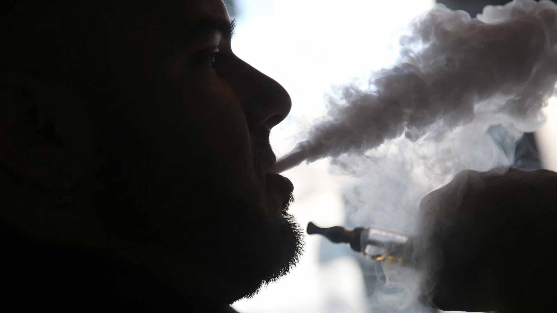 صورة بعنوان: دراسة: السجائر الإلكترونية "أشد خطراً" على مناعة الإنسان 