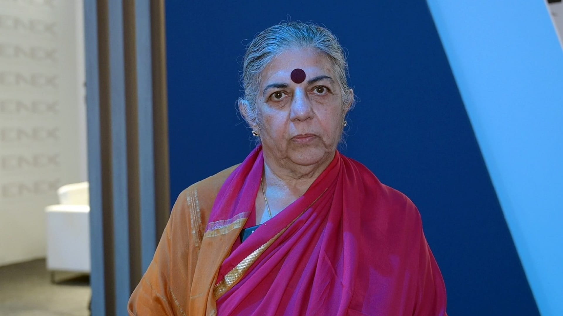 صورة بعنوان: فاندانا شيفا تدعو إلى التنوع البيولوجي وتغيير النظام الغذائي 