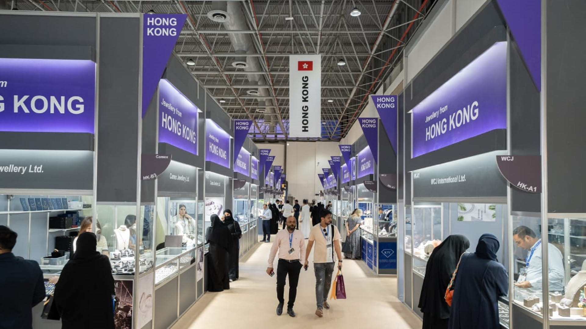 صورة بعنوان: عارضون دوليون يشيدون بنجاح تنظيم معرض "المجوهرات" بإكسبو الشارقة 