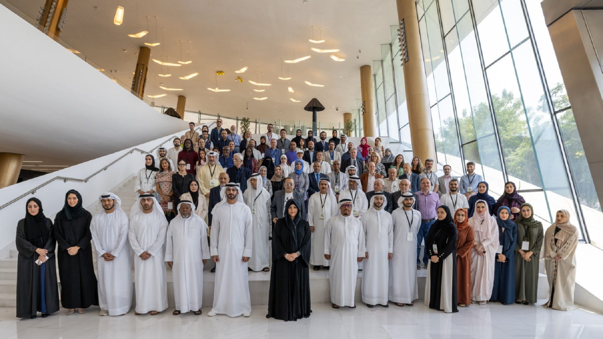 صورة بعنوان: الأول في الإمارة... لطيفة بنت محمد تطلق بينالي دبي للخط 