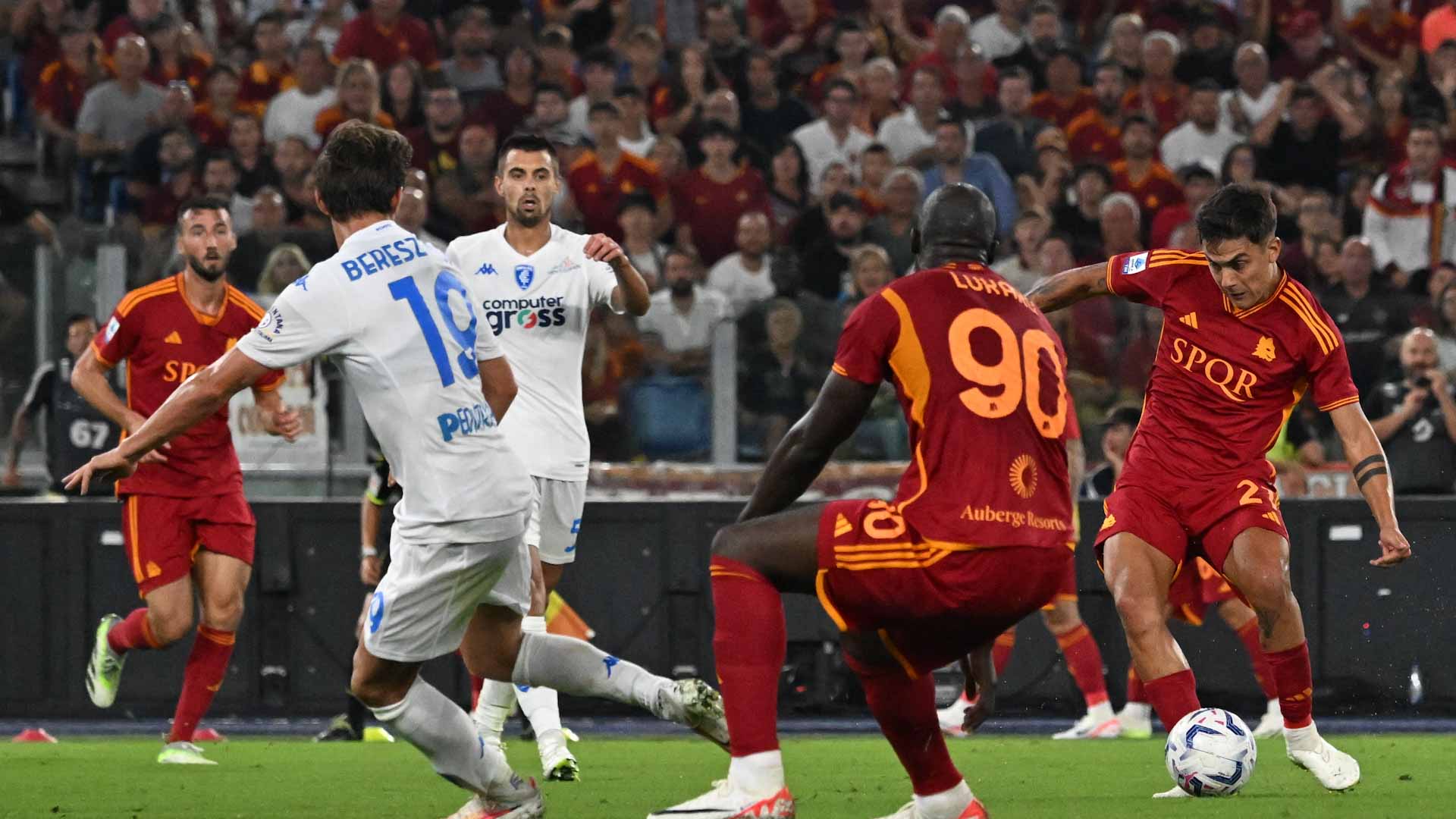 صورة بعنوان: روما يمزق شباك إمبولي في الدوري الإيطالي لكرة القدم  