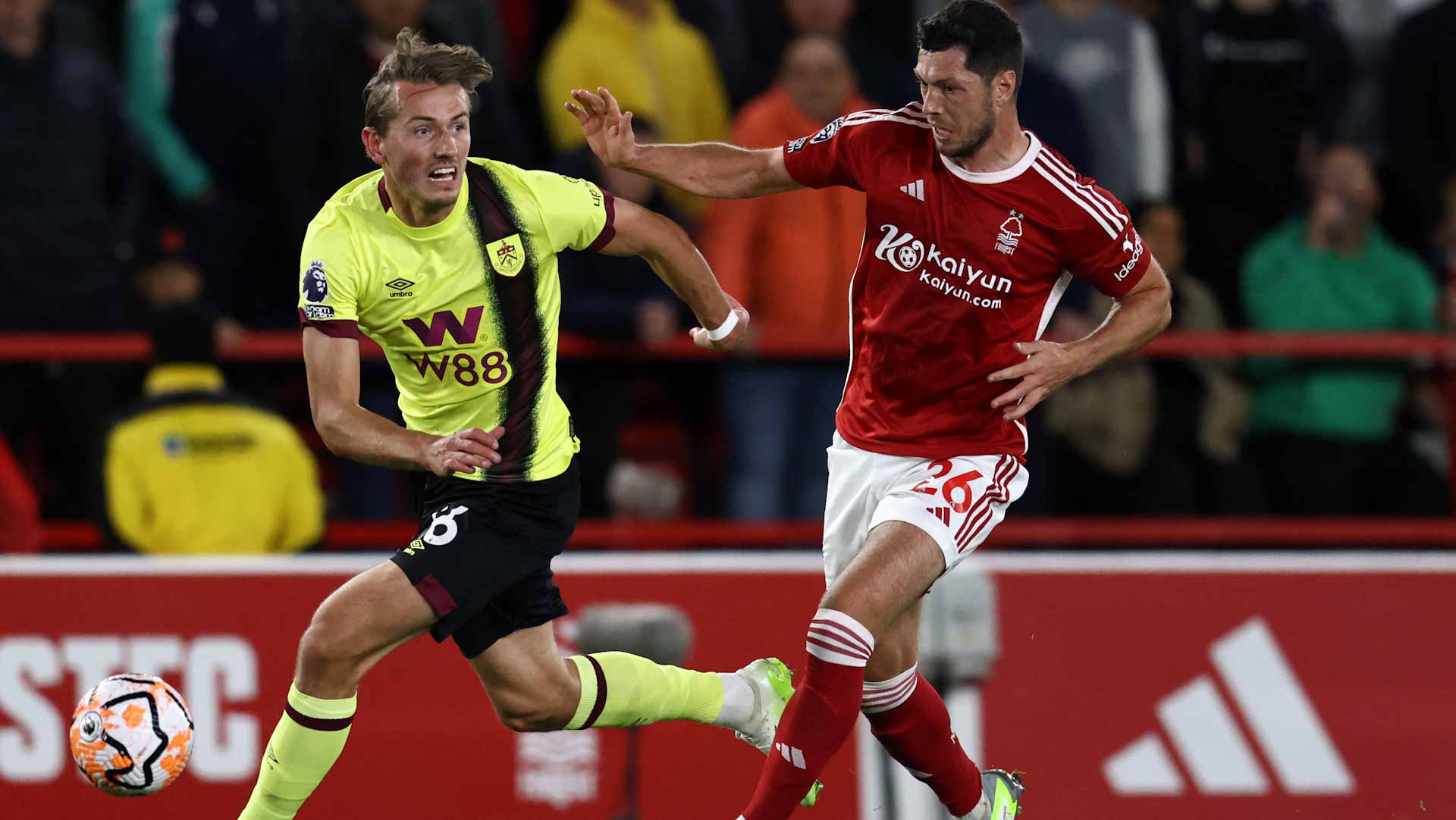 صورة بعنوان: نوتينجهام يخطف التعادل من أمام بيرنلي بالدوري الإنجليزي   