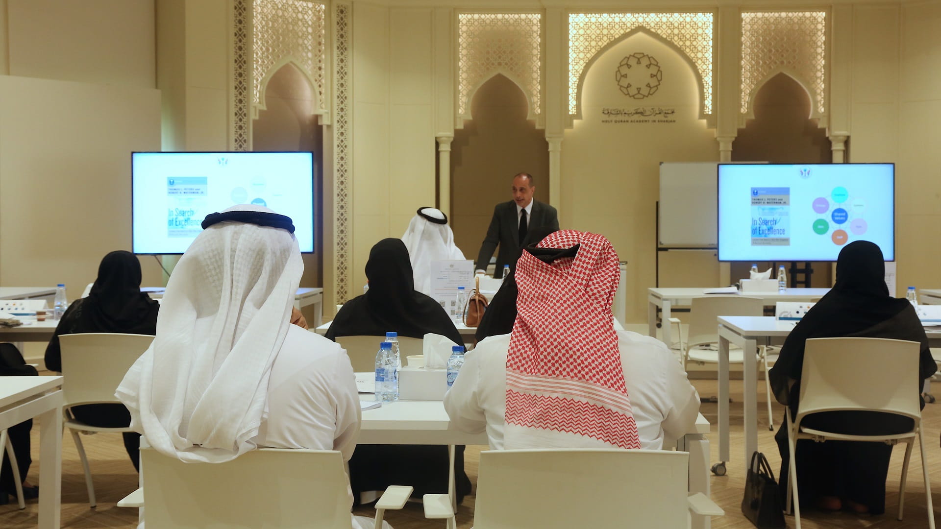 صورة بعنوان: "موارد الشارقة" تواصل برنامج التوجه الاستراتيجي 