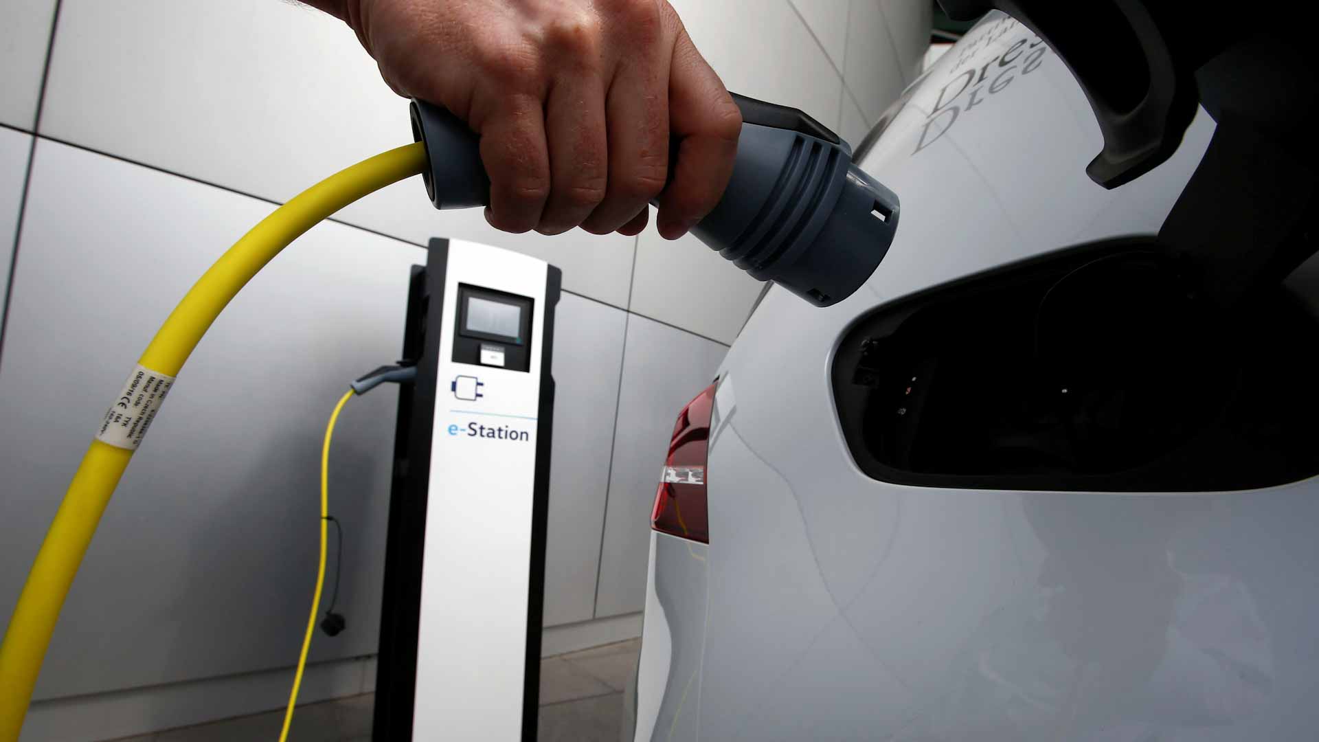 صورة بعنوان: في أغسطس...مبيعات السيارات الكهربائية بدول اتحاد أوروبا تتجاوز 20% 