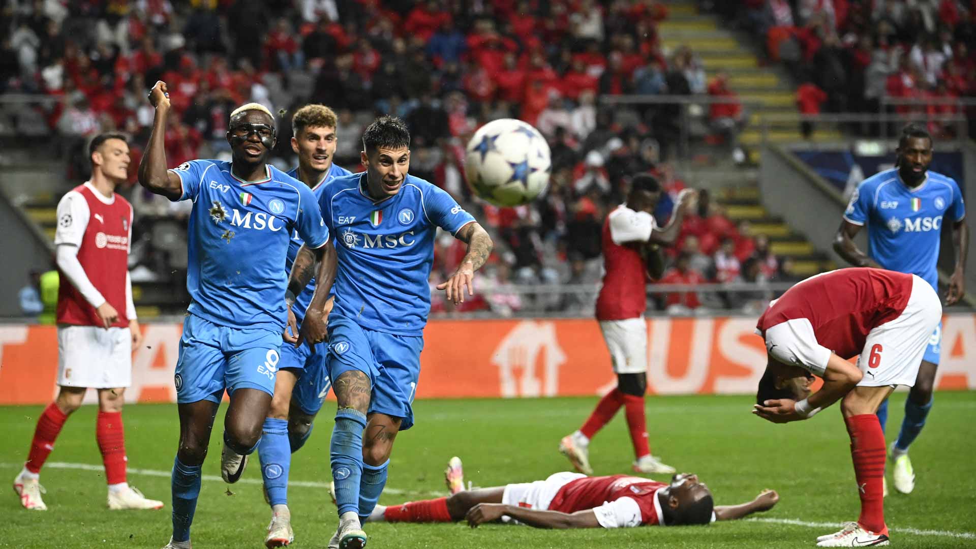 صورة بعنوان: نابولي يتخطى بصعوبة براجا البرتغالي بدوري أبطال أوروبا   